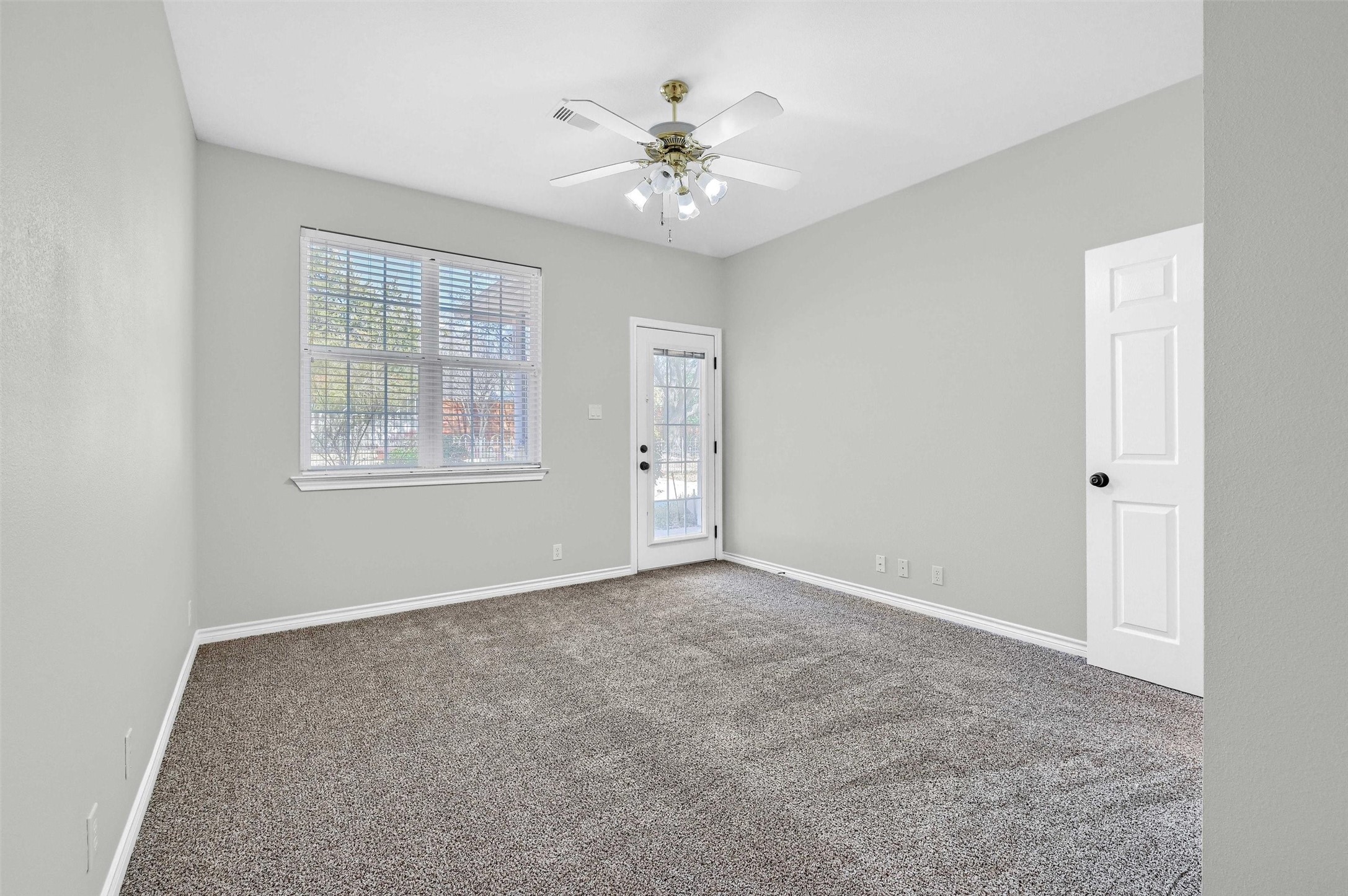 7 Ambassador Court Denison TX 75020
