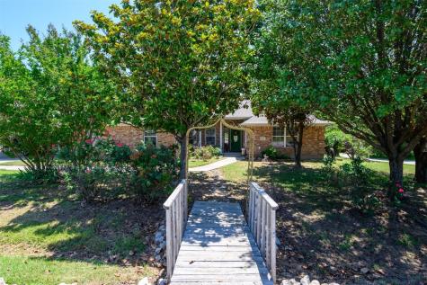 103 Deer Creek Drive Alvord TX 76225