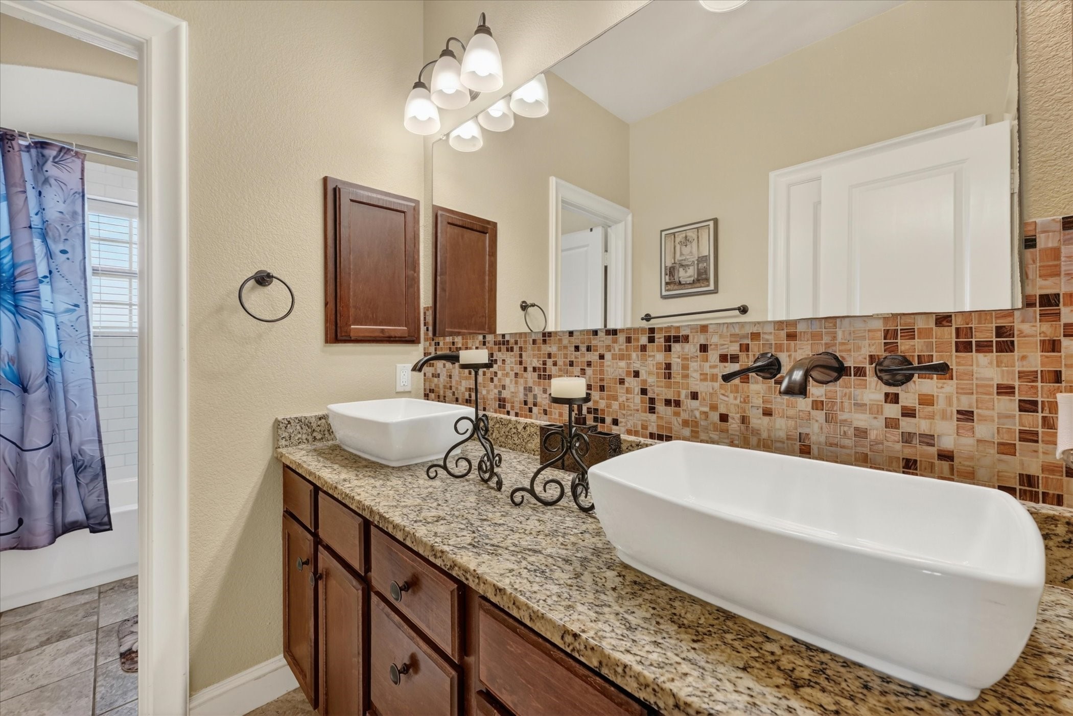 732 Forest Creek Desoto TX 75115