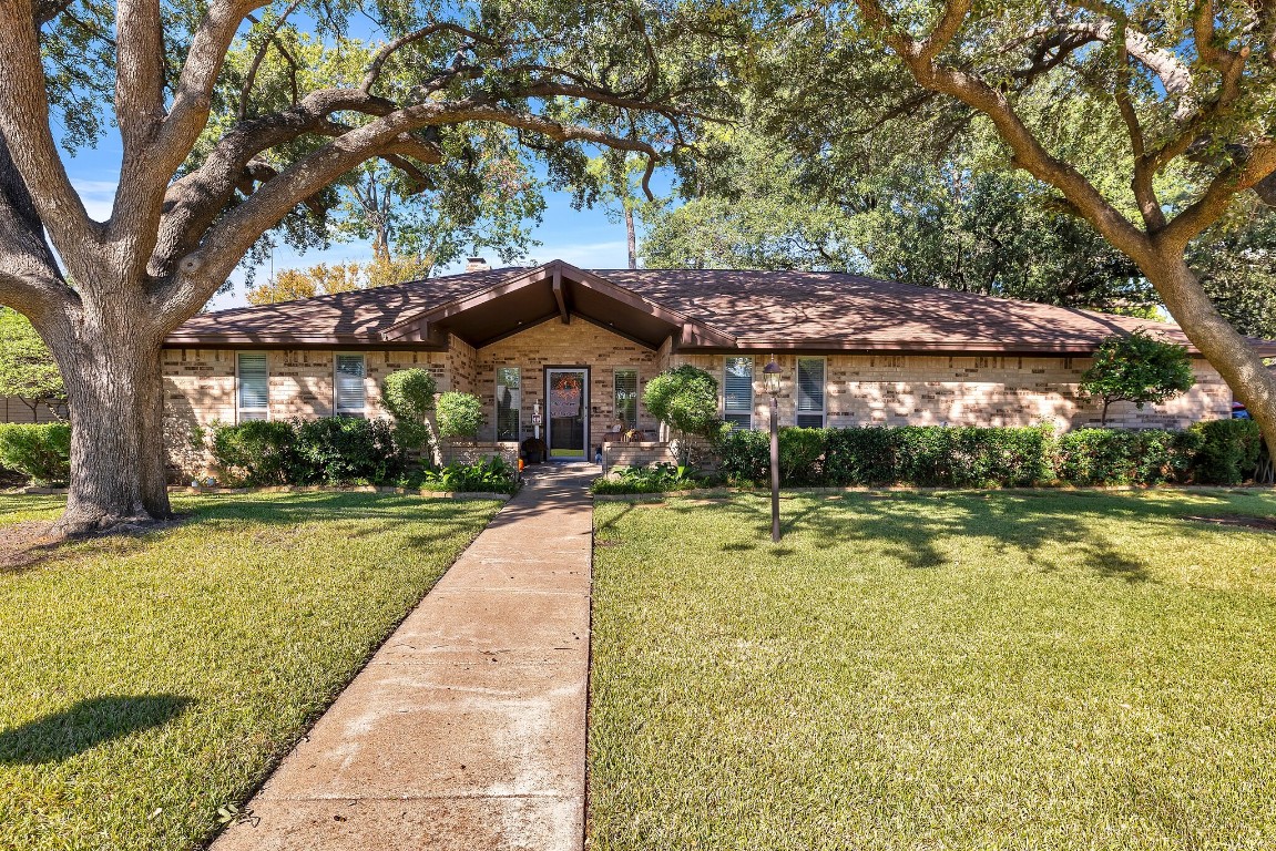 1705 Carlton Drive Arlington TX 76015