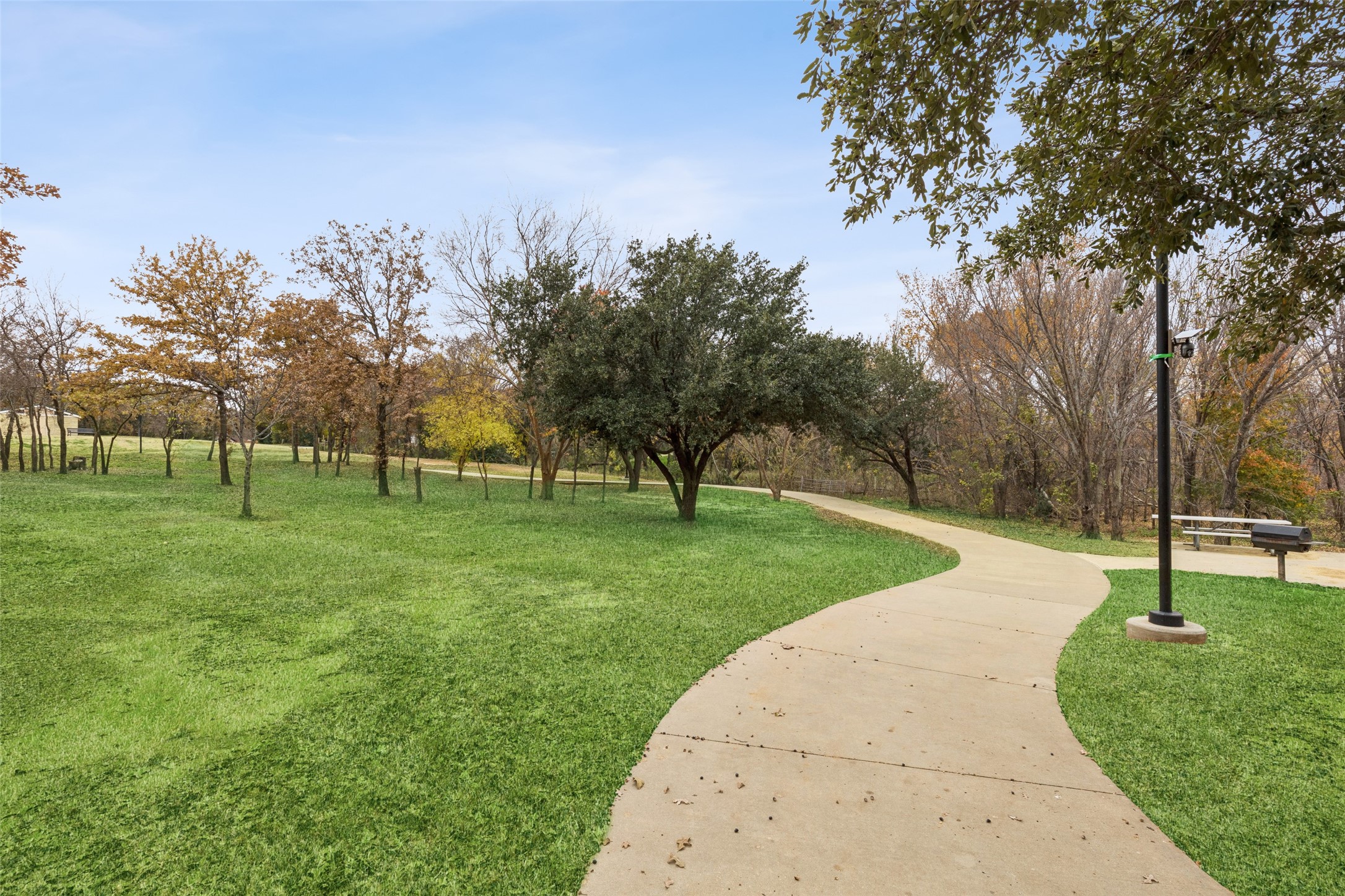 102 Woodland Drive Highland Village TX 75077