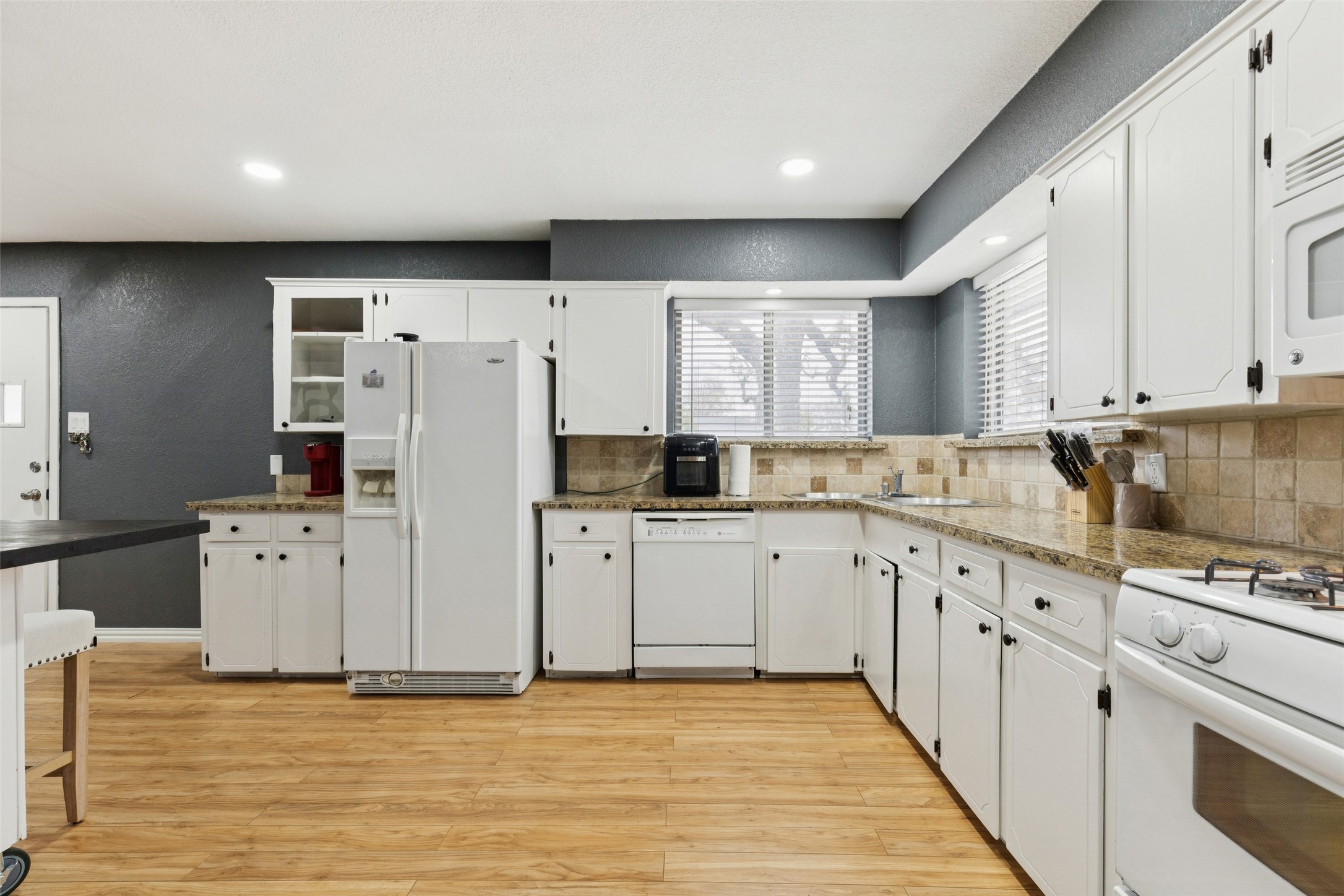 102 Woodland Drive Highland Village TX 75077