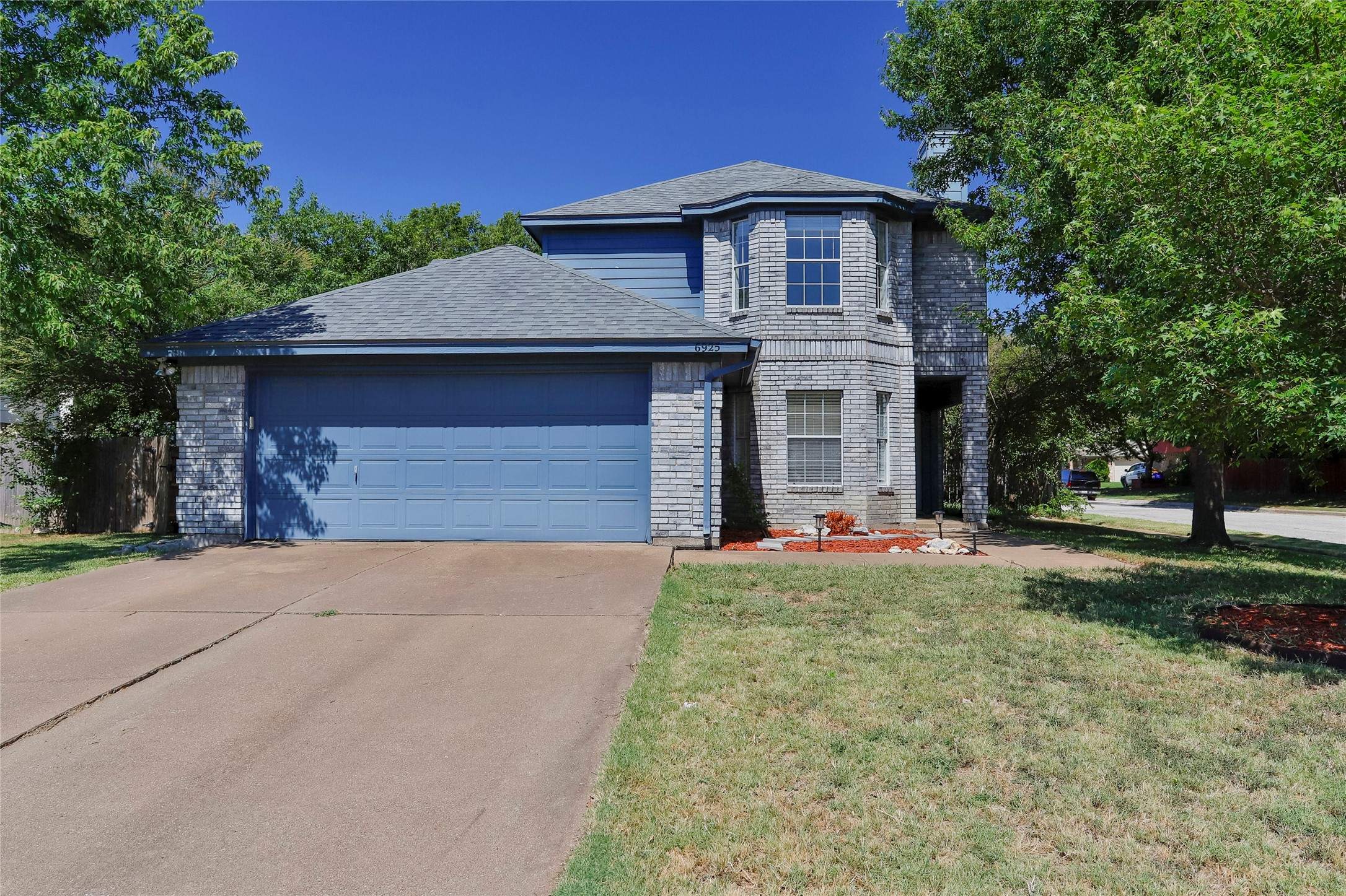 6925 Lyndale Drive Watauga TX 76148