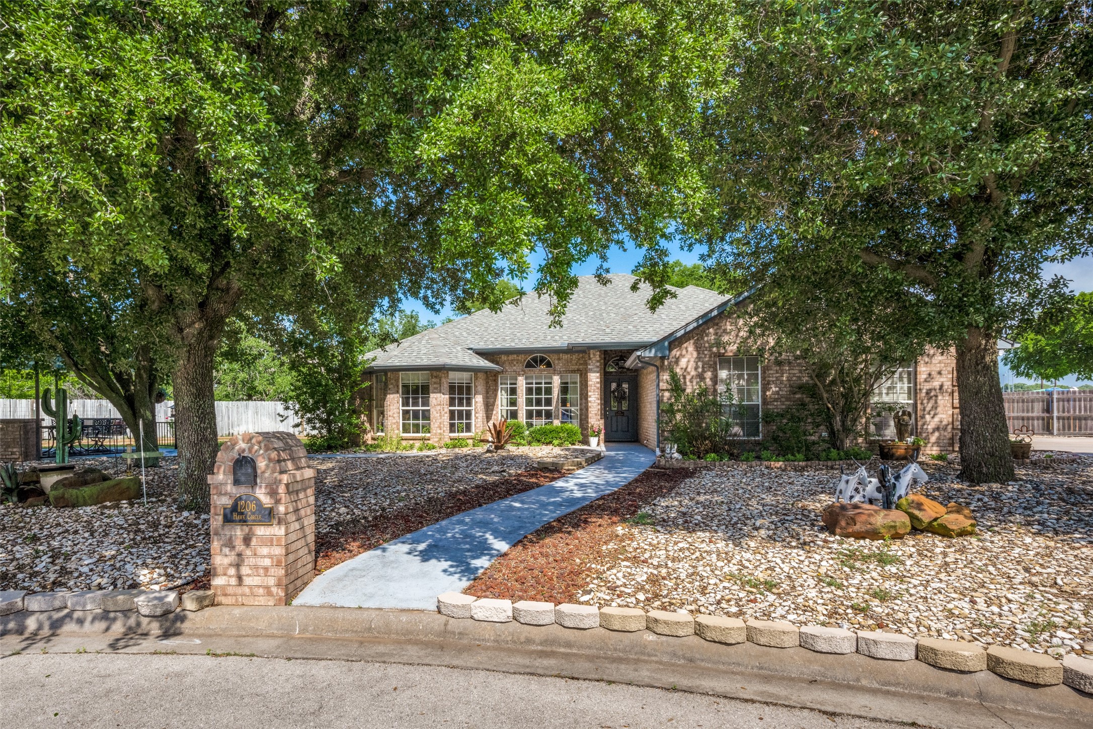 1206 W Hawk Circle Decatur TX 76234