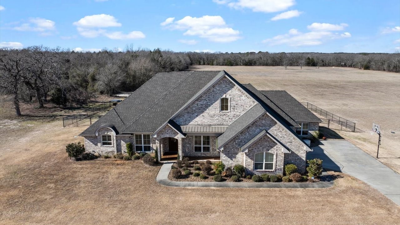 15631 Stallion Lake Boulevard Lindale TX 75771