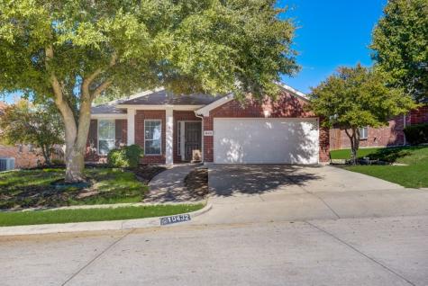 10432 Trevino Lane Benbrook TX 76126