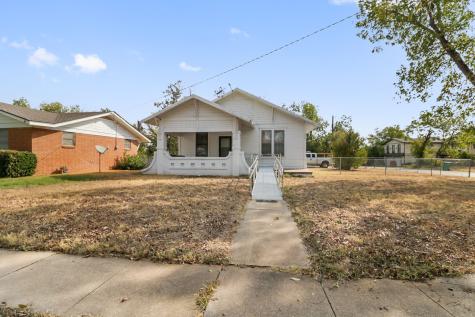 1115 S Colorado Street Coleman TX 76834