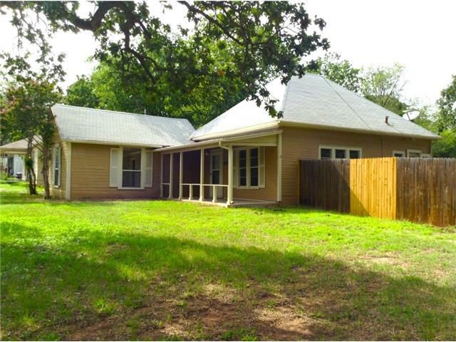 6717 Routt Street Fort Worth TX 76112