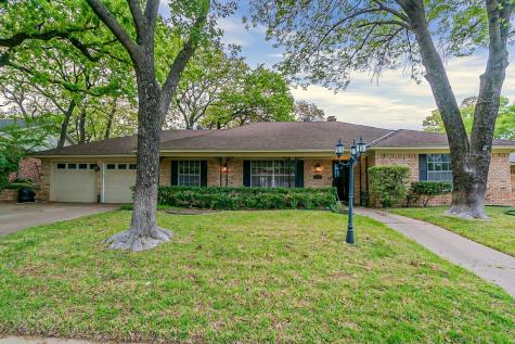 1806 Holm Oak Street Arlington TX 76012