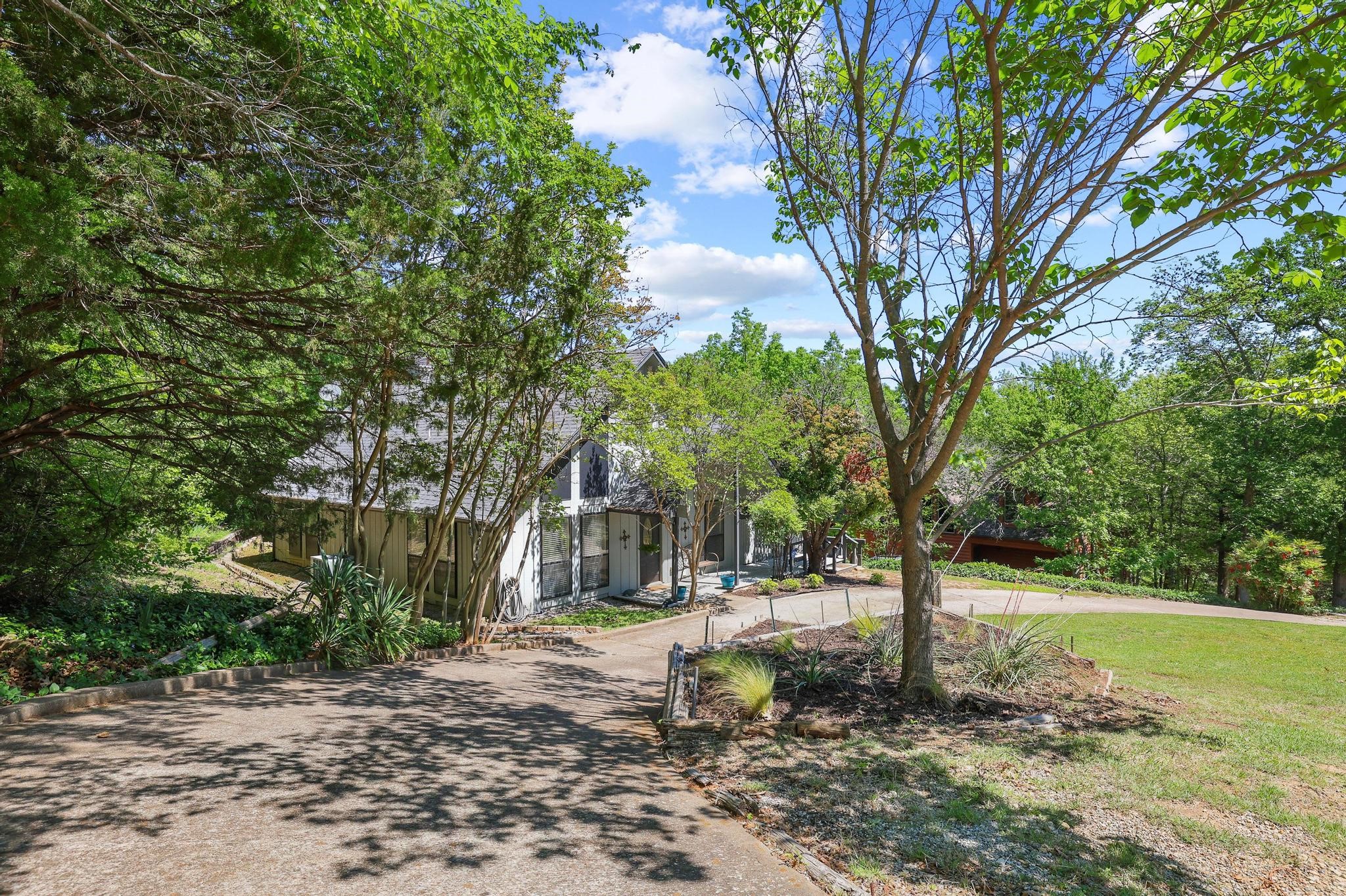 325 Lakewood Lane Pottsboro TX 75076