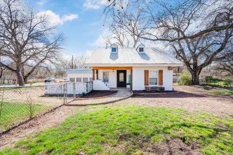 601 S Stewart Street Azle TX 76020