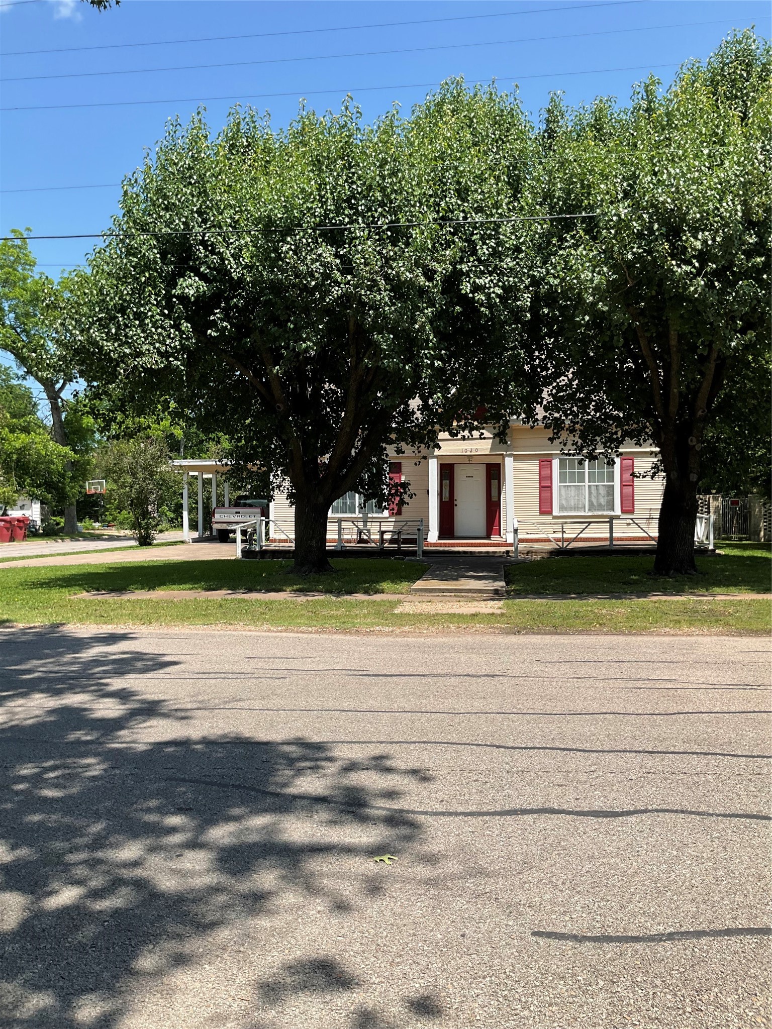 1020 Park Avenue Bonham TX 75418