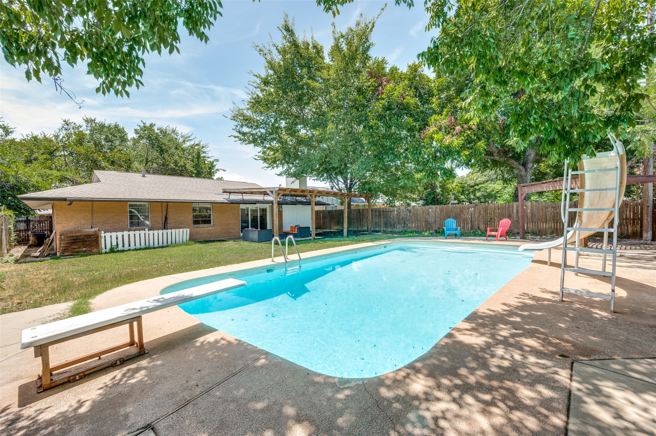 2207 Fairfax Drive Irving TX 75060