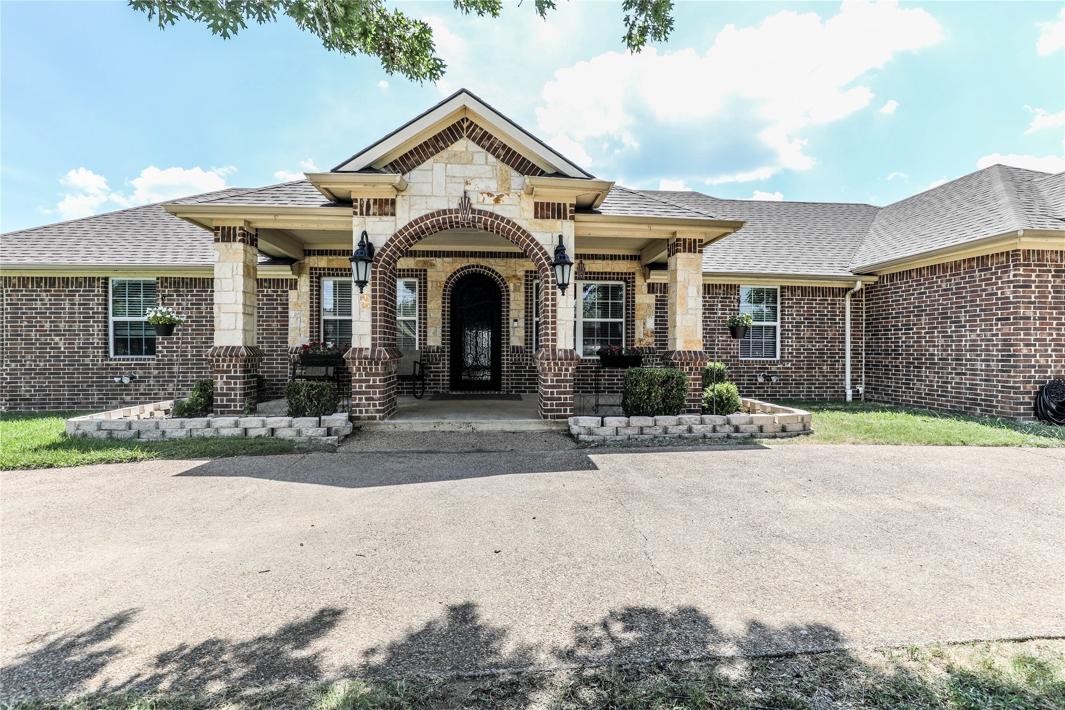 1125 N Day Miar Road Mansfield TX 76063
