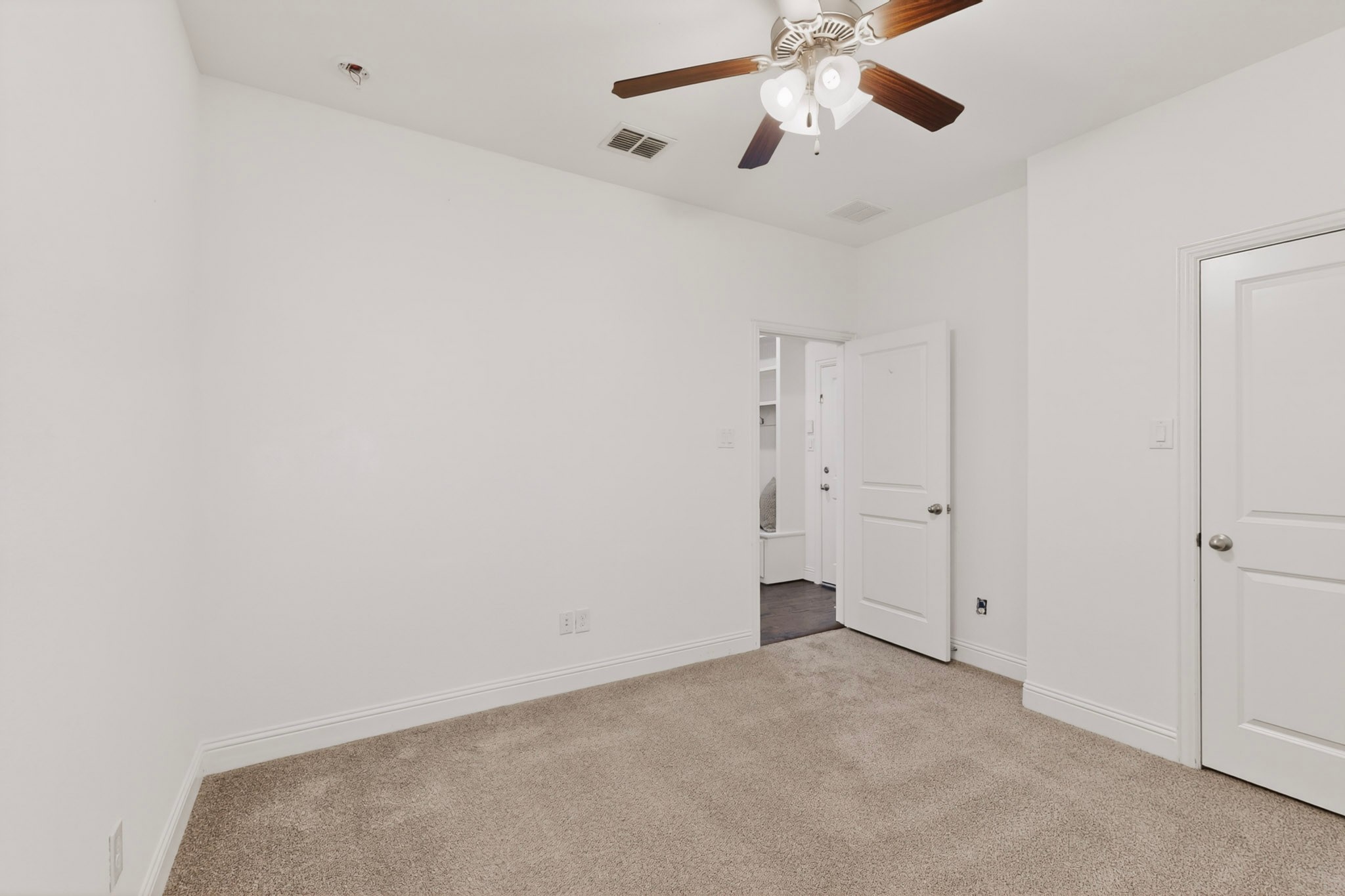 604 Warwick Boulevard Lewisville TX 75056