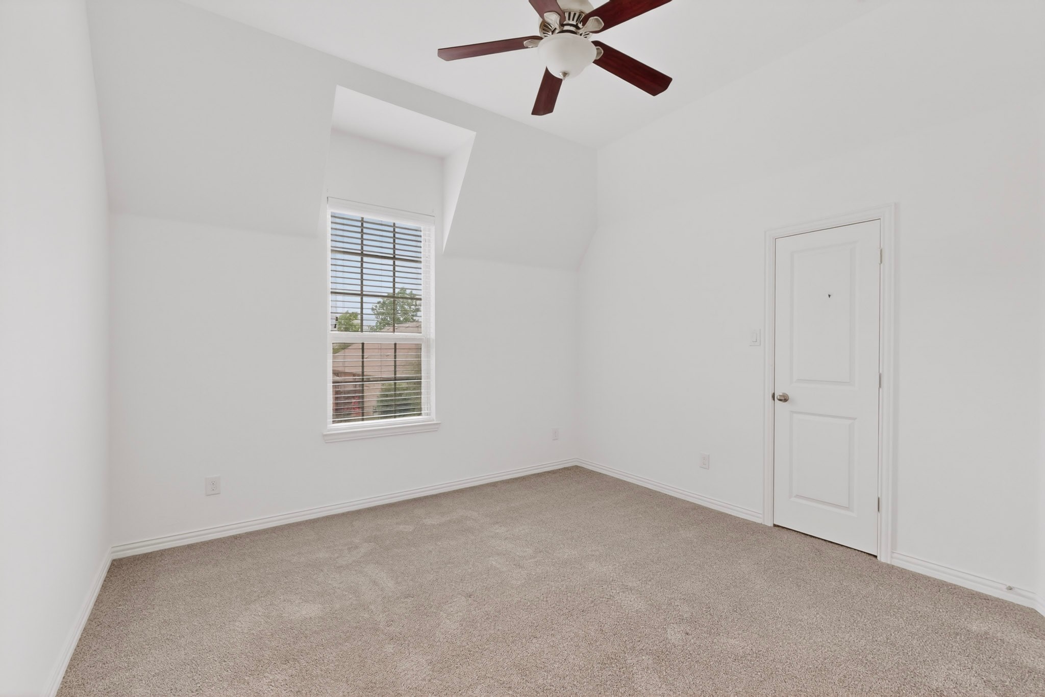 604 Warwick Boulevard Lewisville TX 75056