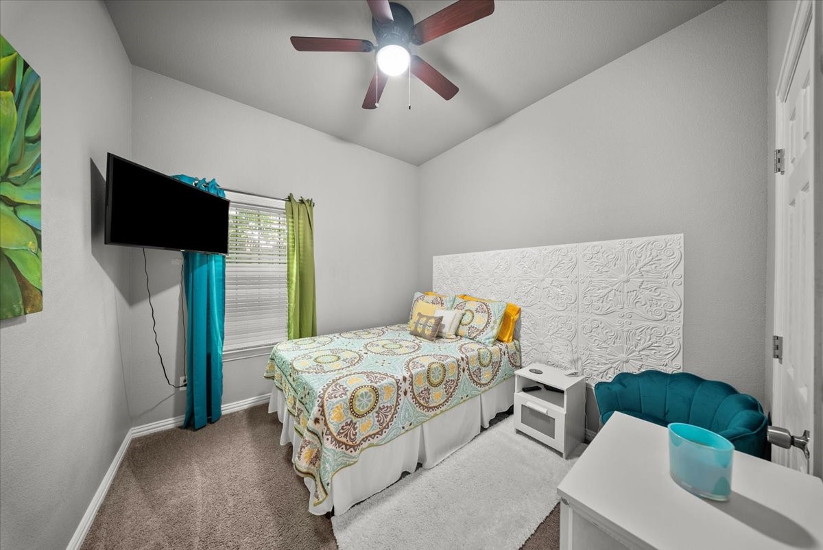 5312 Black Hawk Street Dallas TX 75212