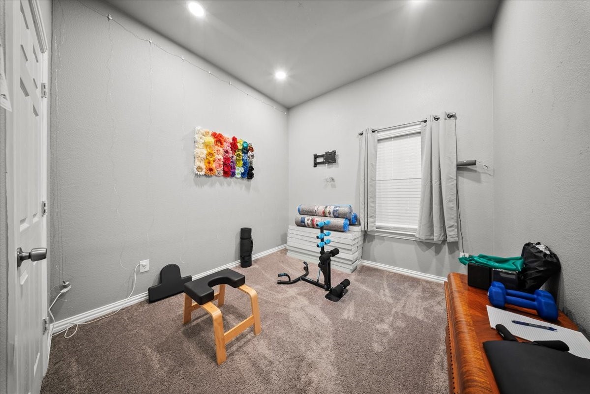 5312 Black Hawk Street Dallas TX 75212