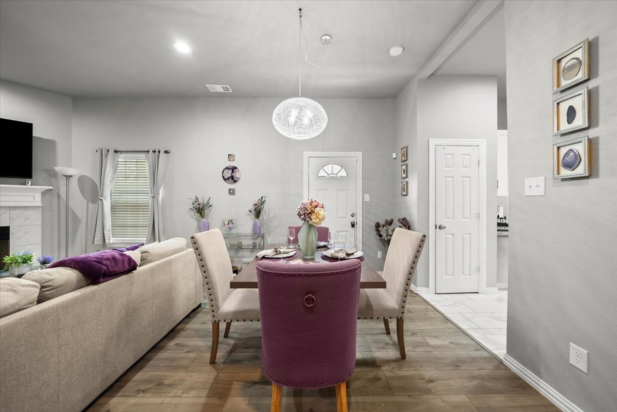 5312 Black Hawk Street Dallas TX 75212
