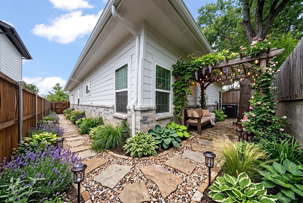 5312 Black Hawk Street Dallas TX 75212