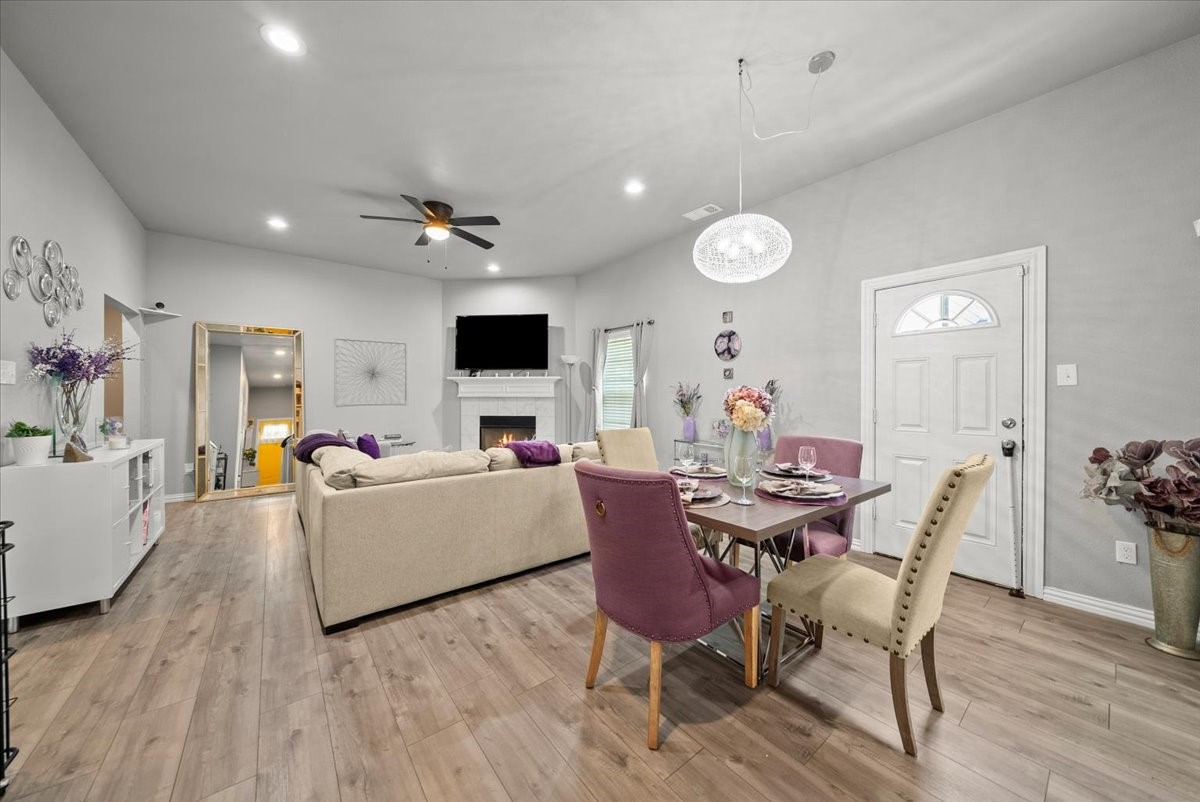 5312 Black Hawk Street Dallas TX 75212