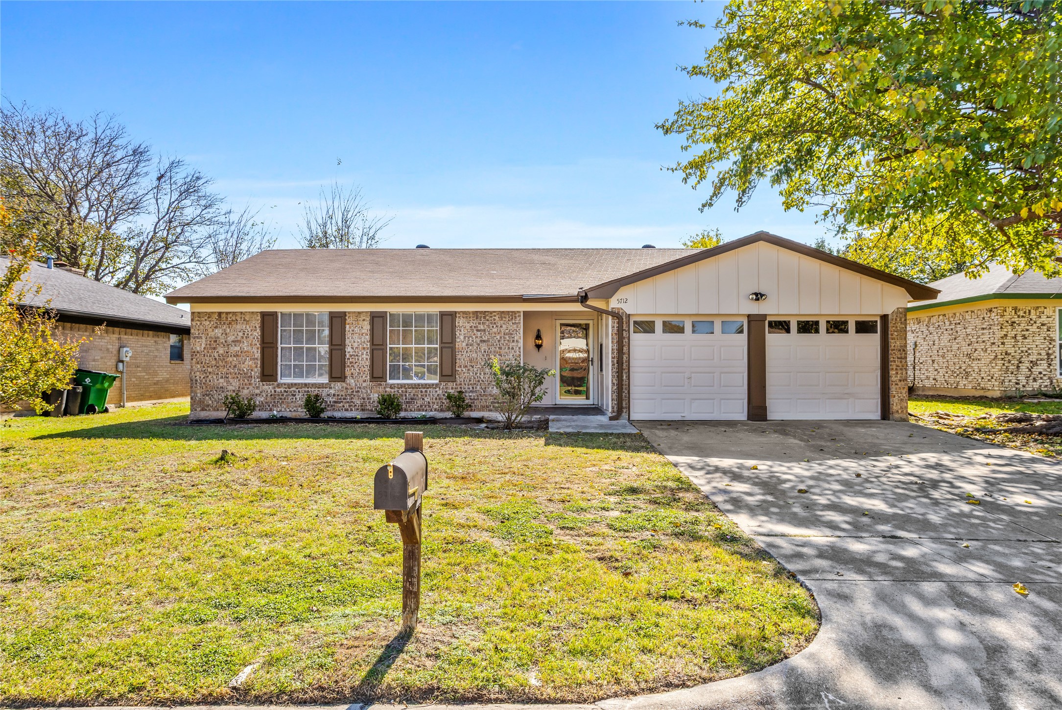 5712 Twin Oaks Drive Haltom City TX 76148