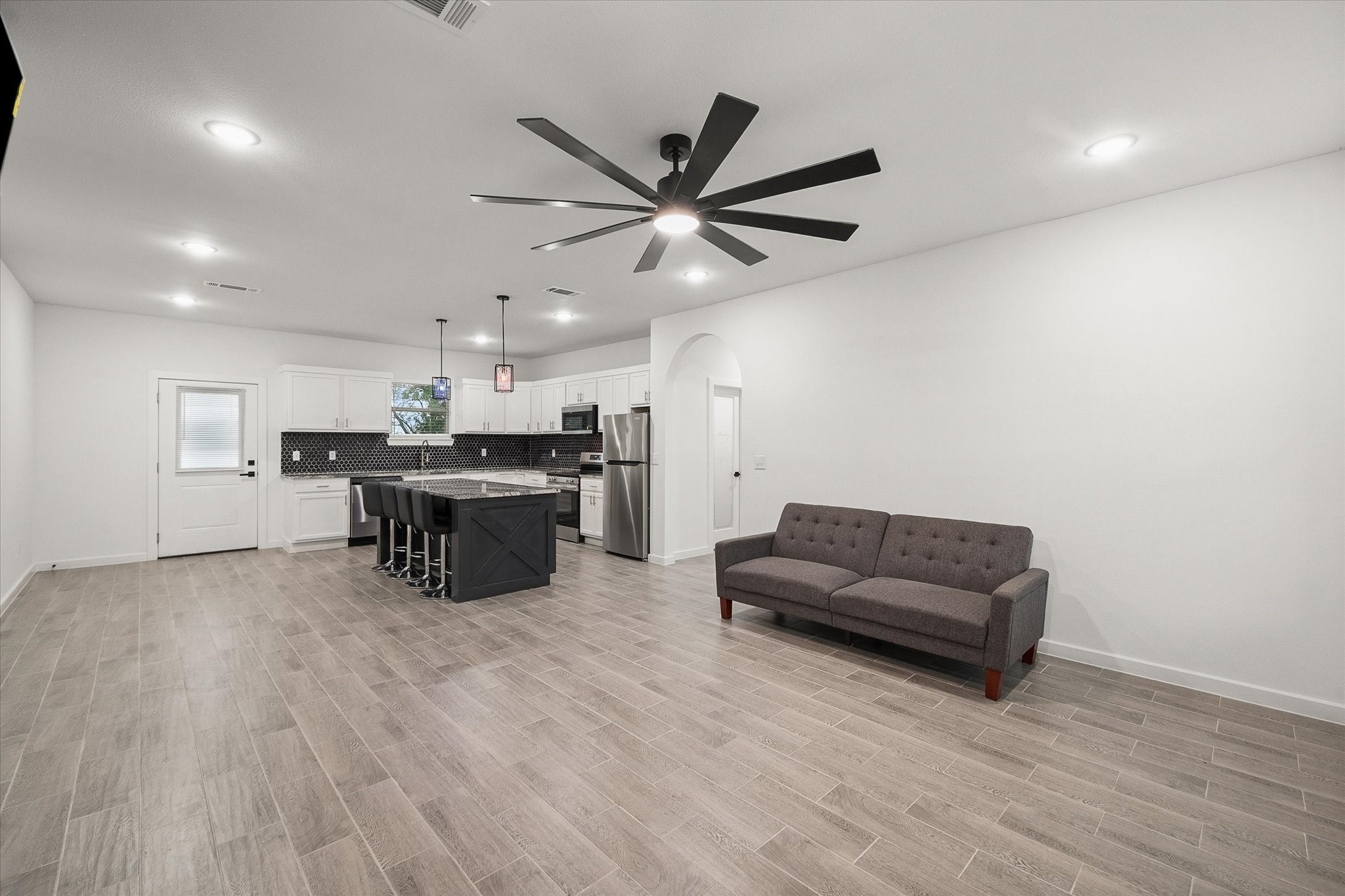 6771 NW County Road 1146 Barry TX 75102
