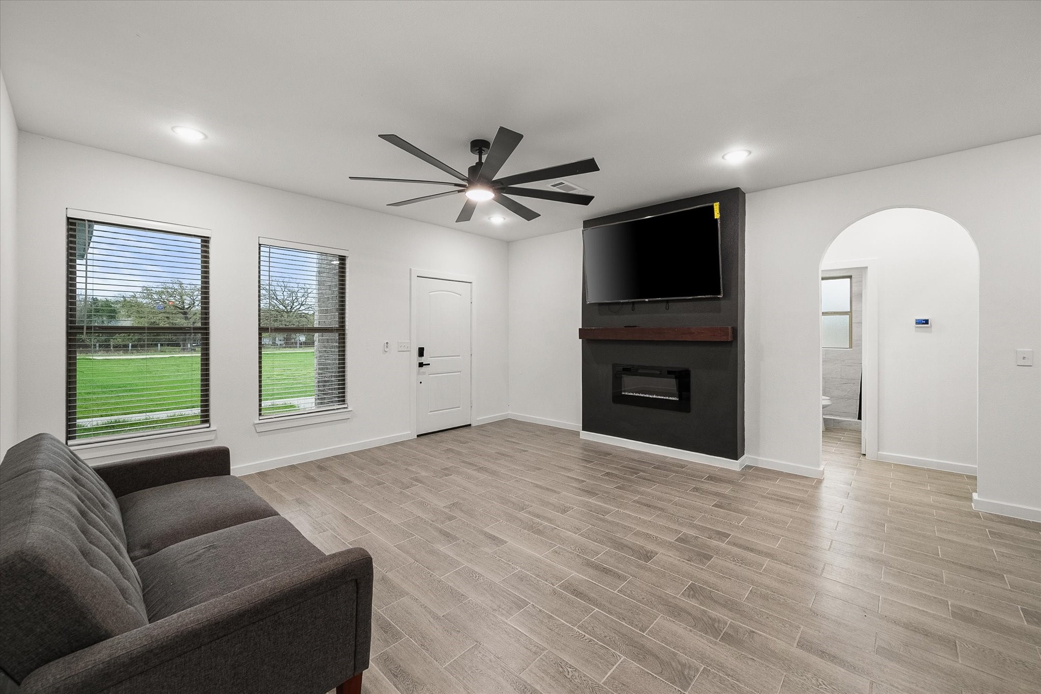 6771 NW County Road 1146 Barry TX 75102