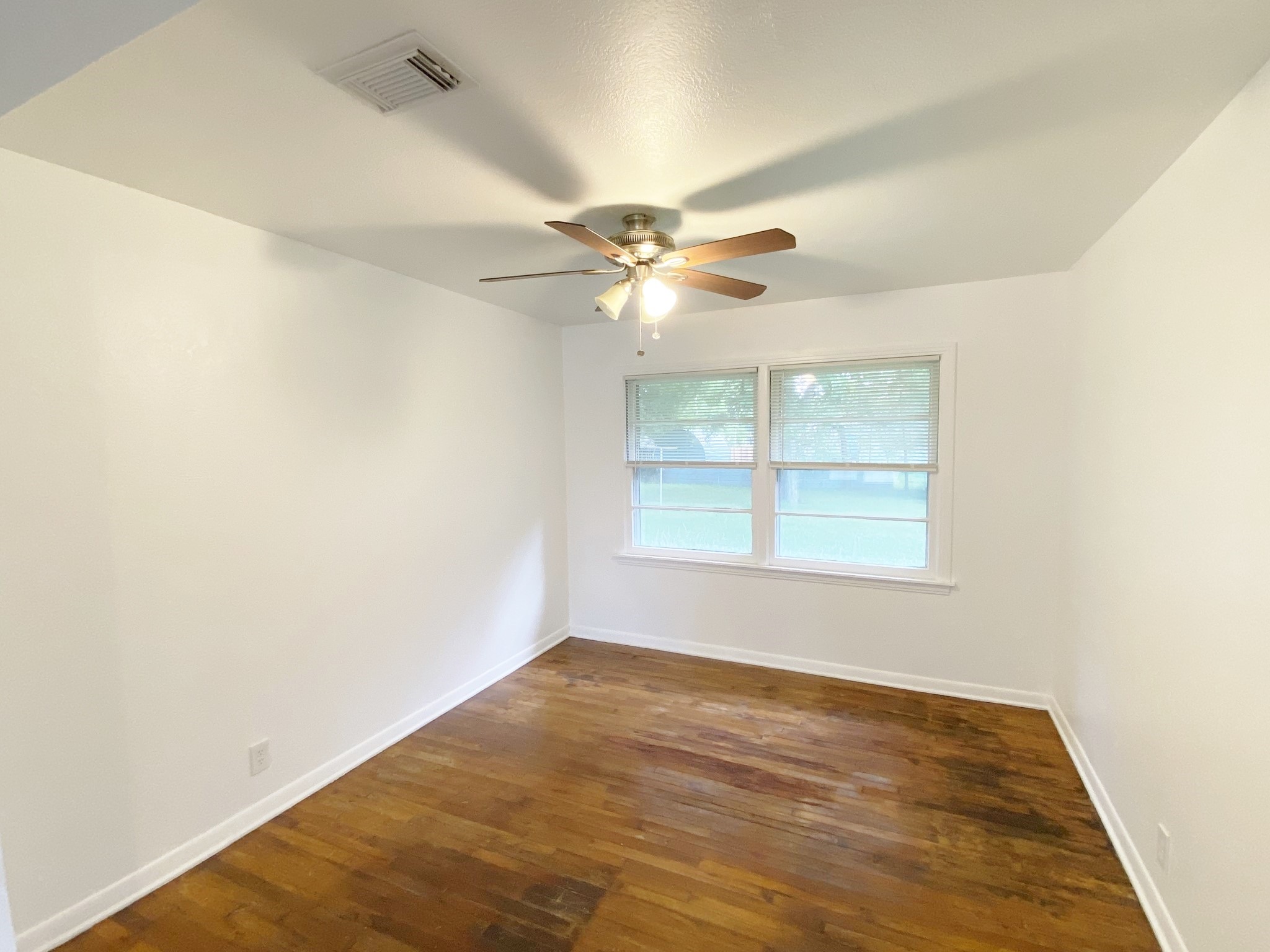 118 Hickory Pittsburg TX 75686