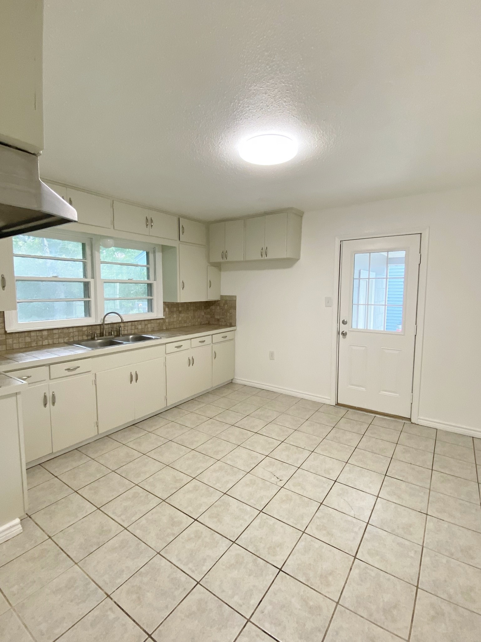118 Hickory Pittsburg TX 75686