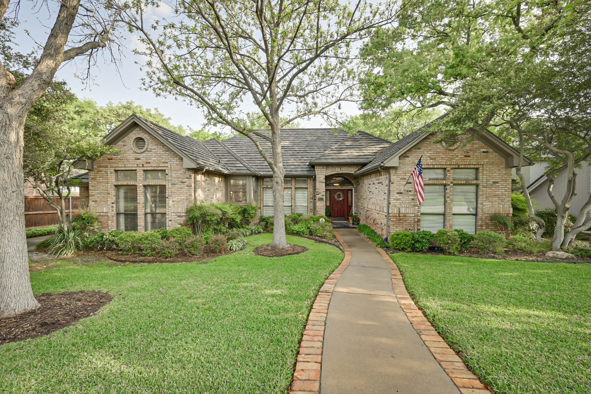 2015 Misty Creek Drive Arlington TX 76017