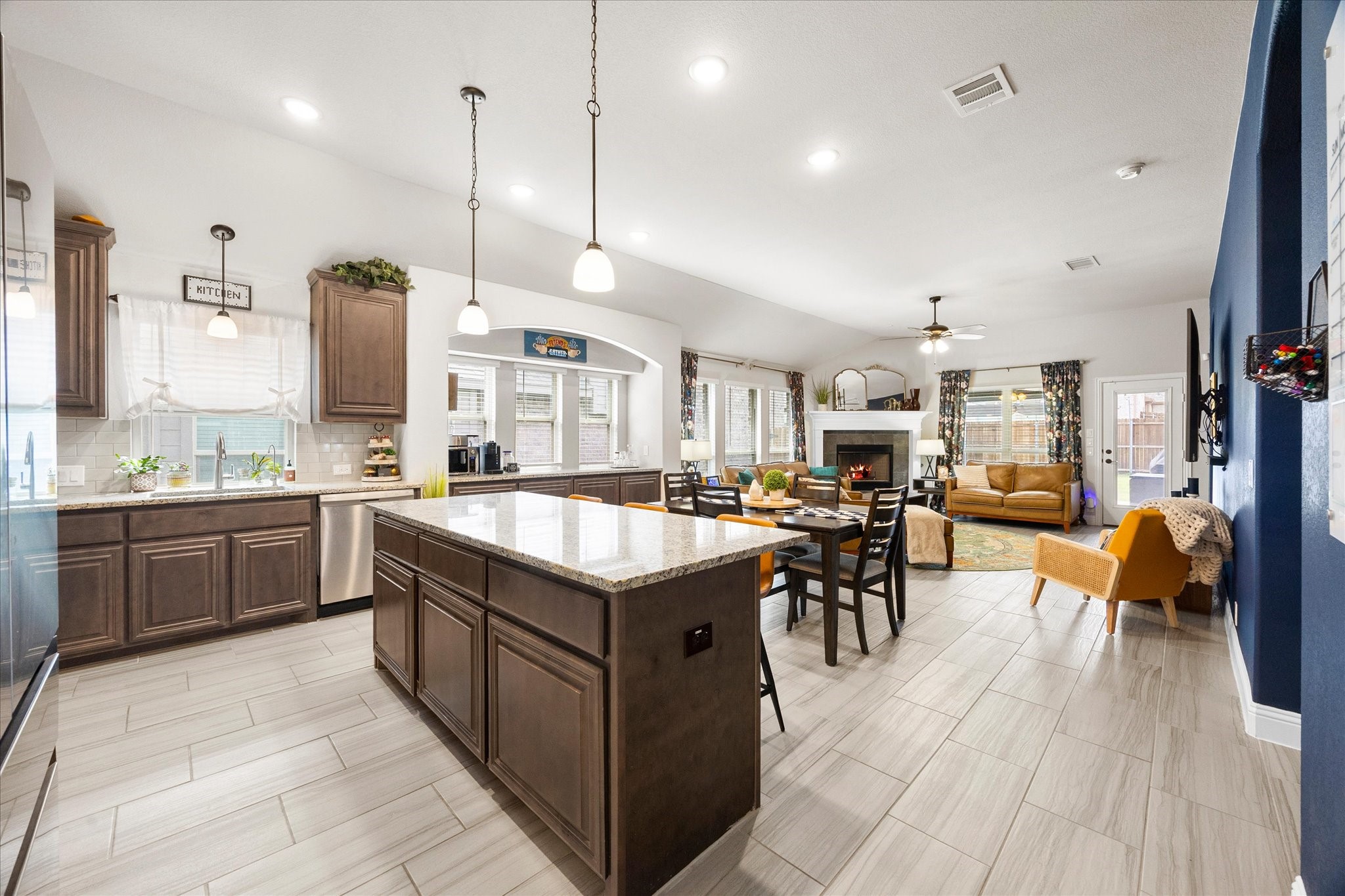 462 W Autumn Hill Bluff Lavon TX 75166