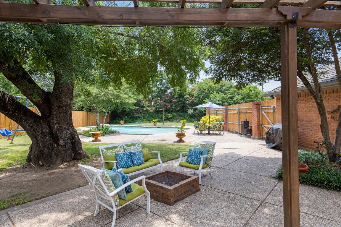 6808 Blackwood Drive Dallas TX 75231
