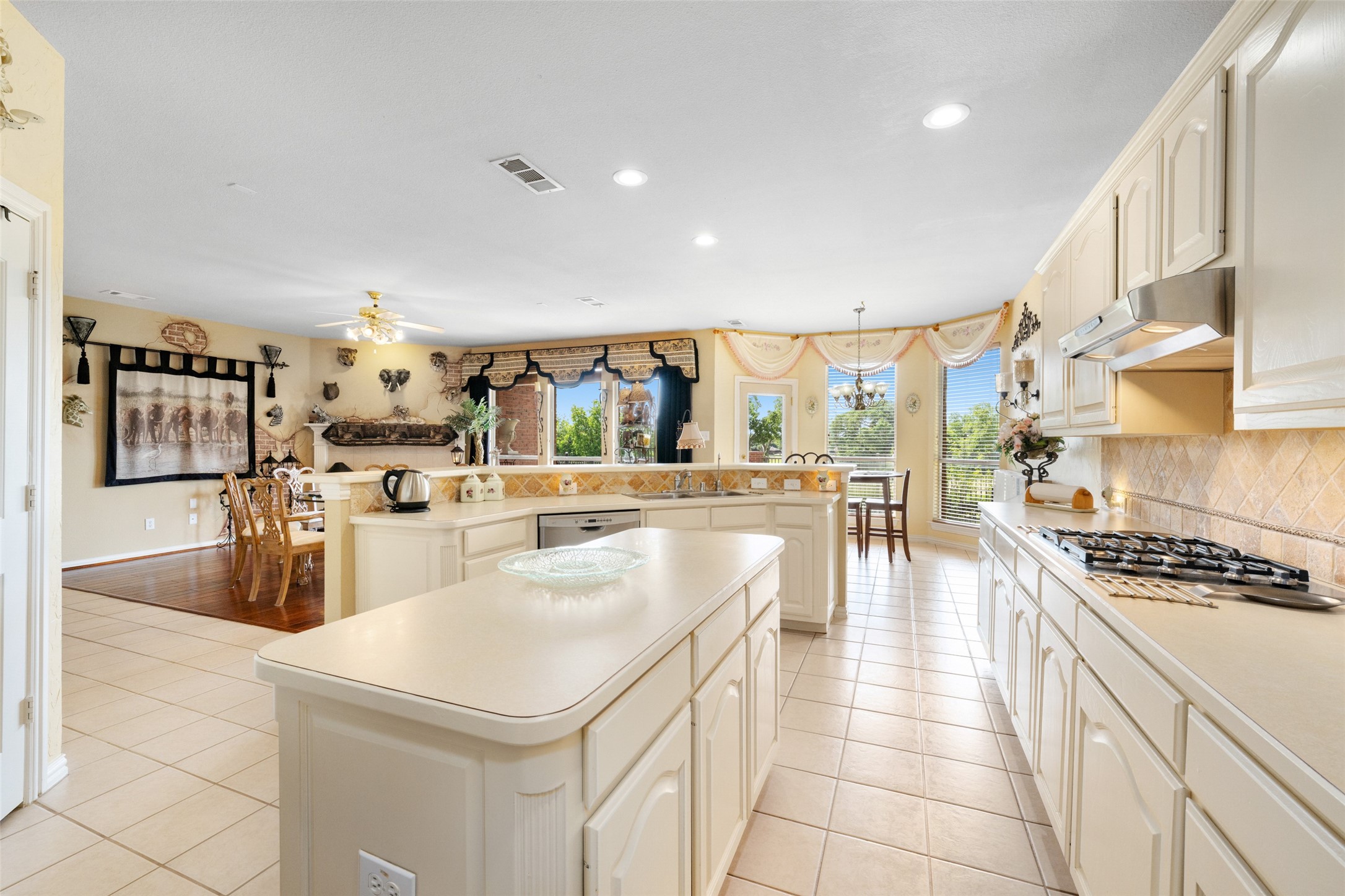 1301 Breamar Drive Carrollton TX 75007