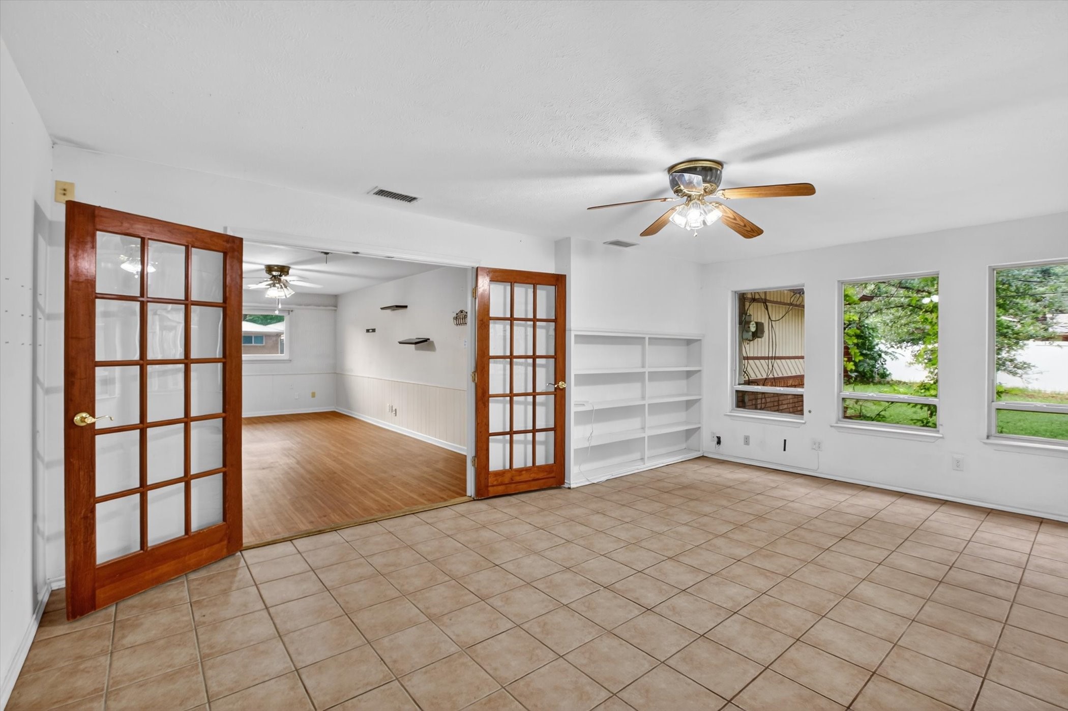 628 W Redbud Drive Hurst TX 76053