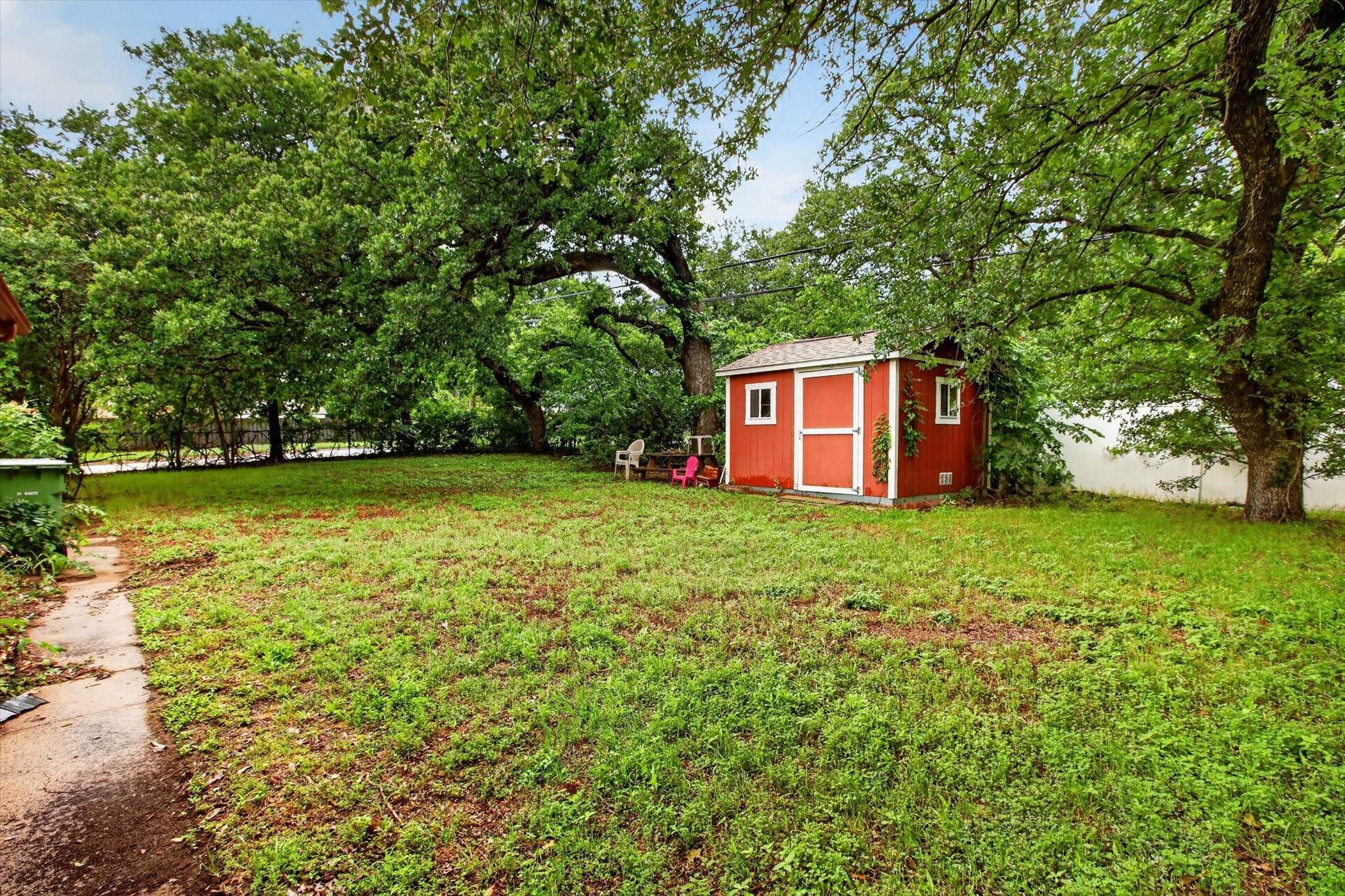 628 W Redbud Drive Hurst TX 76053