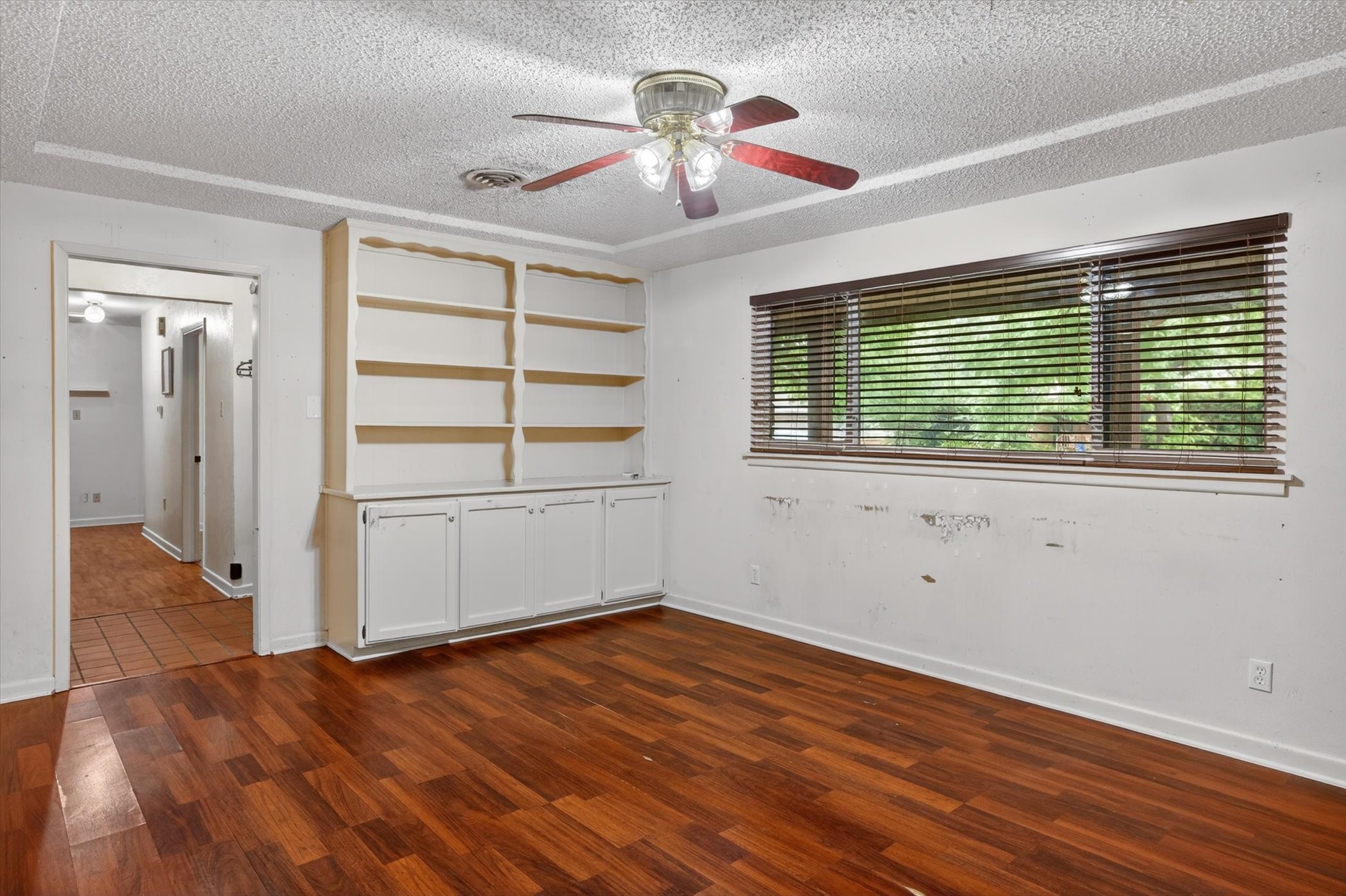 628 W Redbud Drive Hurst TX 76053