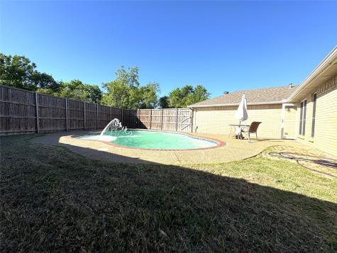 4522 Westlake Drive Garland TX 75043