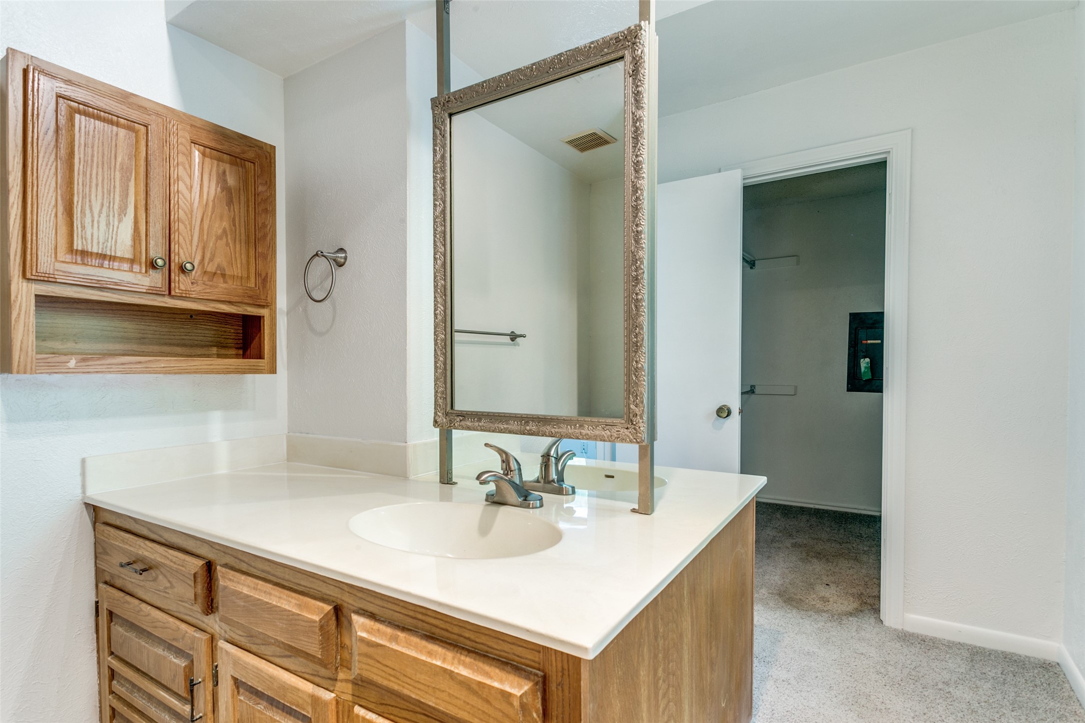 805 S Atkerson Lane Euless TX 76040
