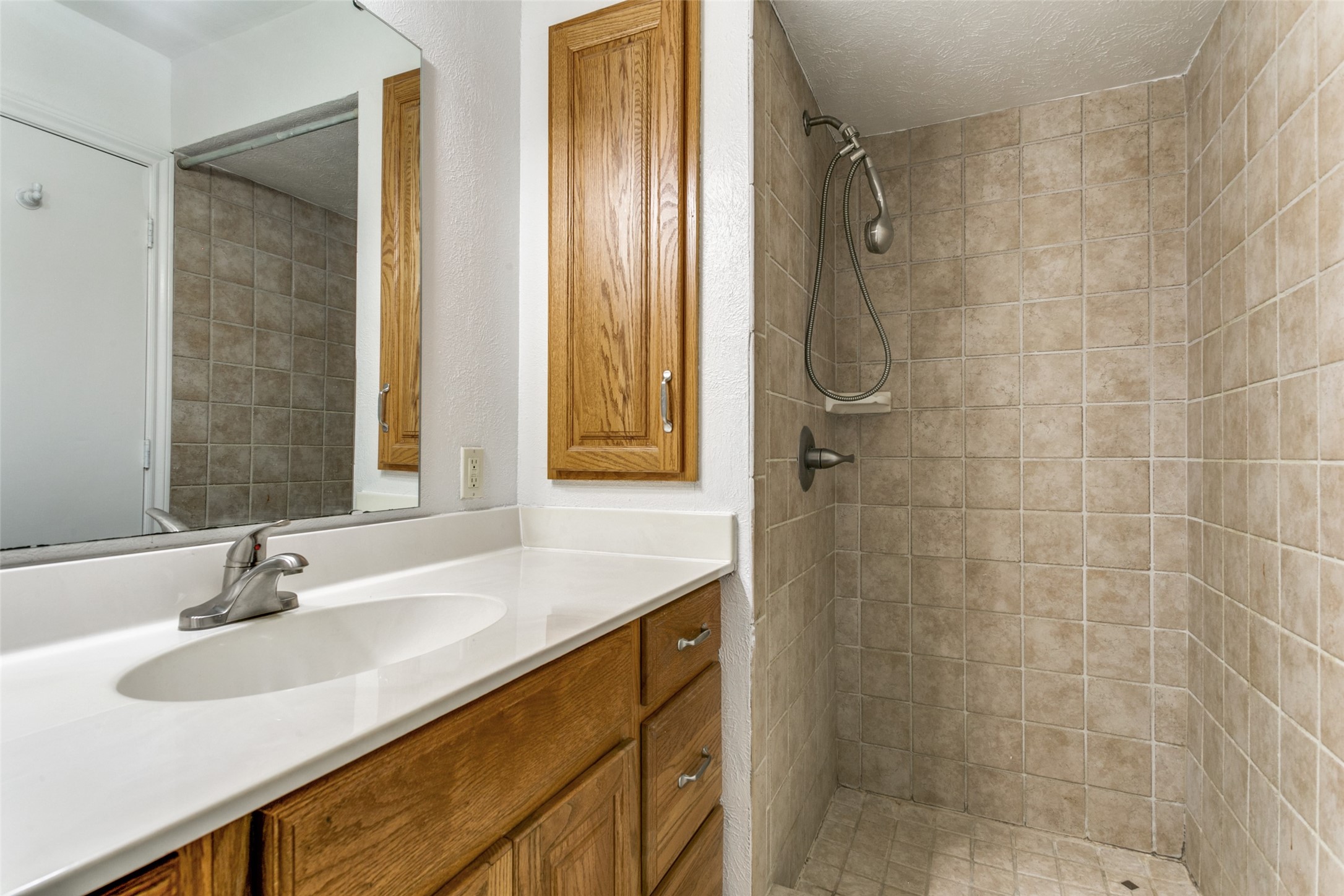805 S Atkerson Lane Euless TX 76040