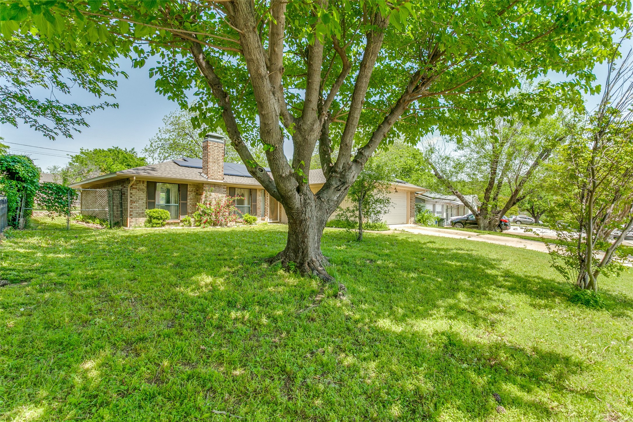 805 S Atkerson Lane Euless TX 76040
