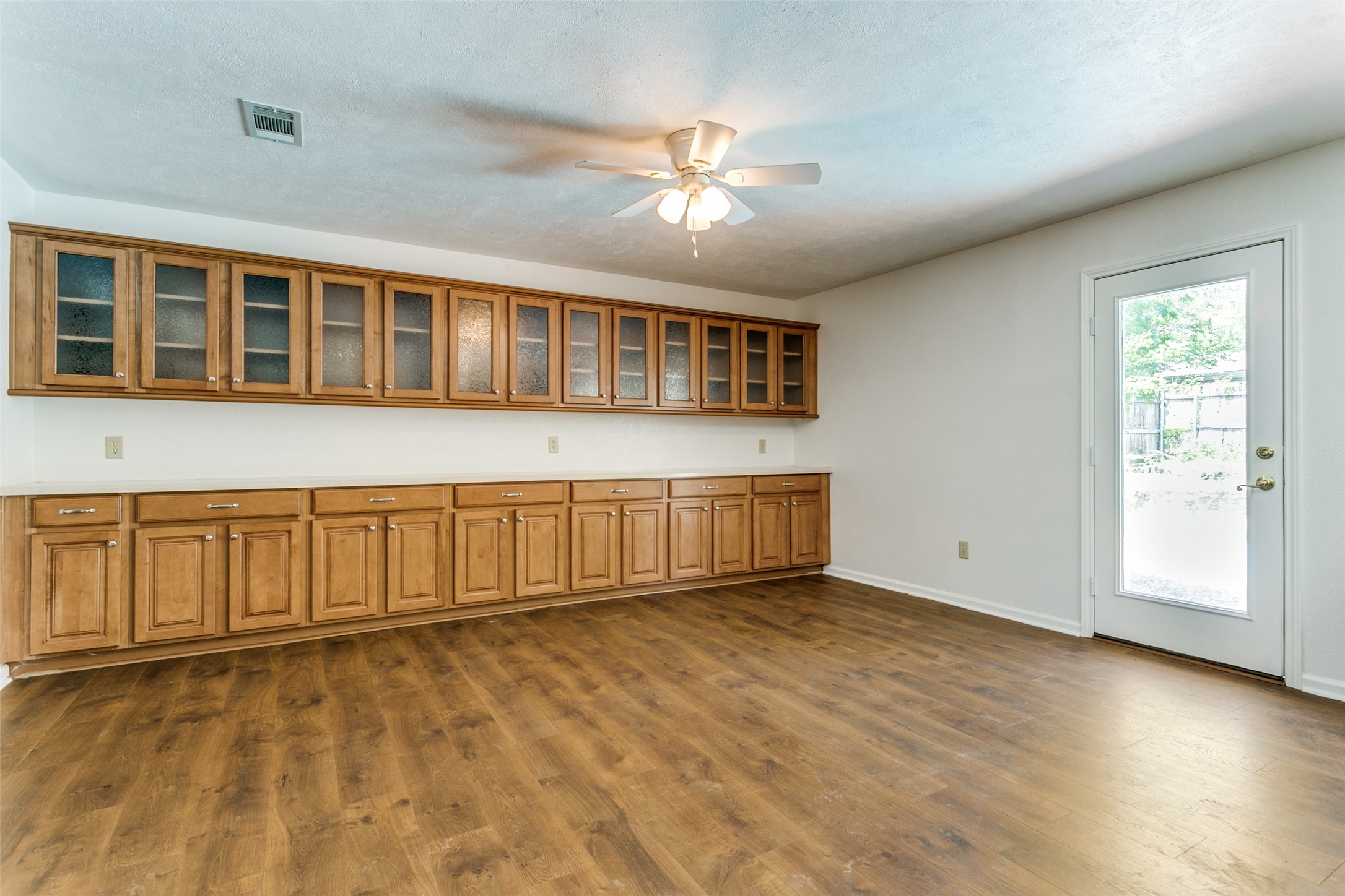 805 S Atkerson Lane Euless TX 76040