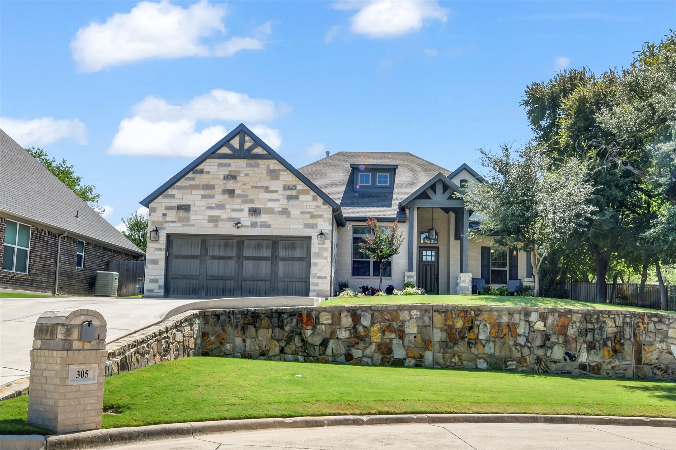 305 Familia Court Azle TX 76020