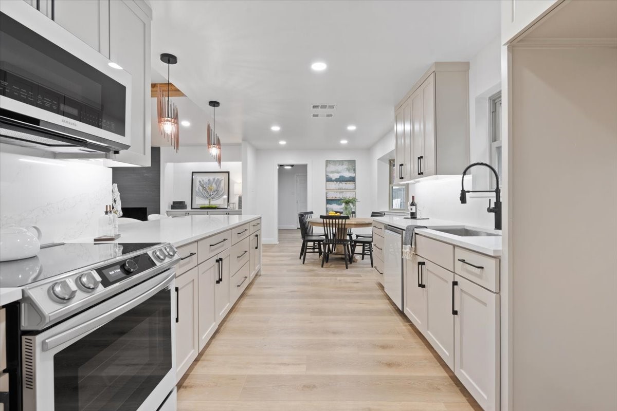 9368 Hunters Creek Drive Dallas TX 75243