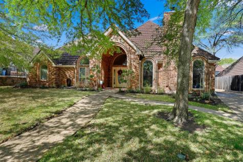 3137 Woodridge Drive Hurst TX 76054