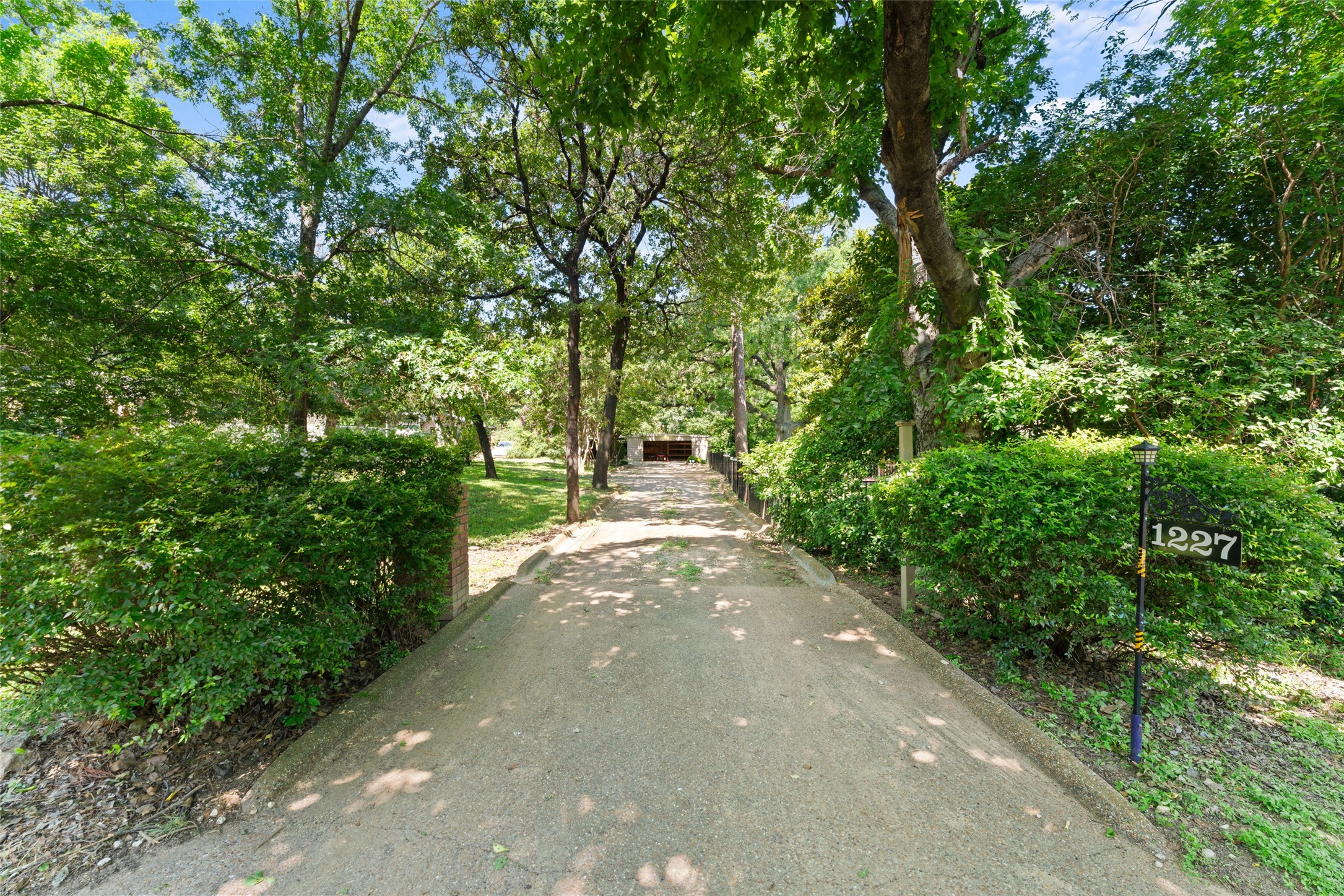 1227 N Irving Heights Drive Irving TX 75061