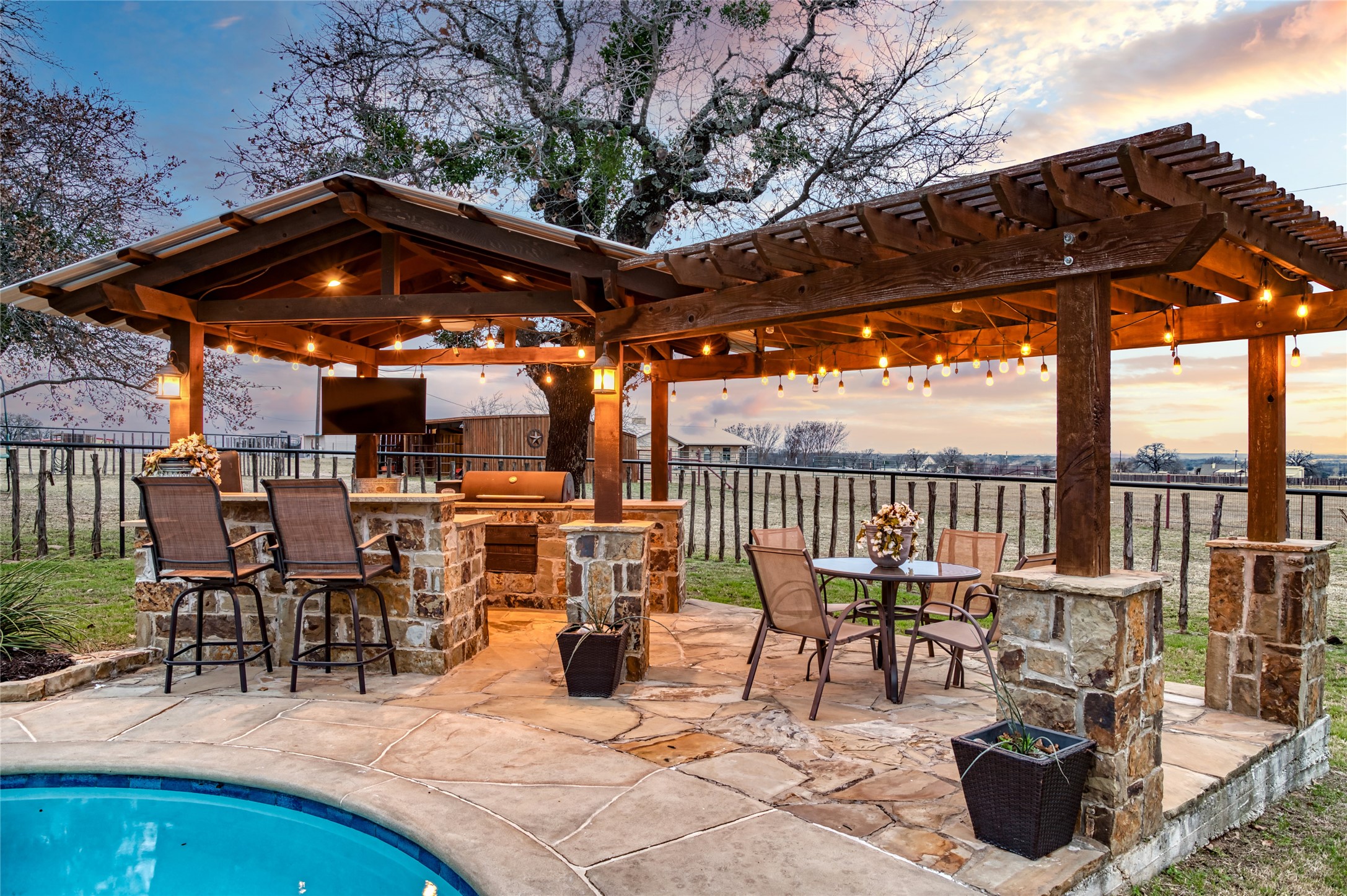909 Grindstone Road Brock TX 76087