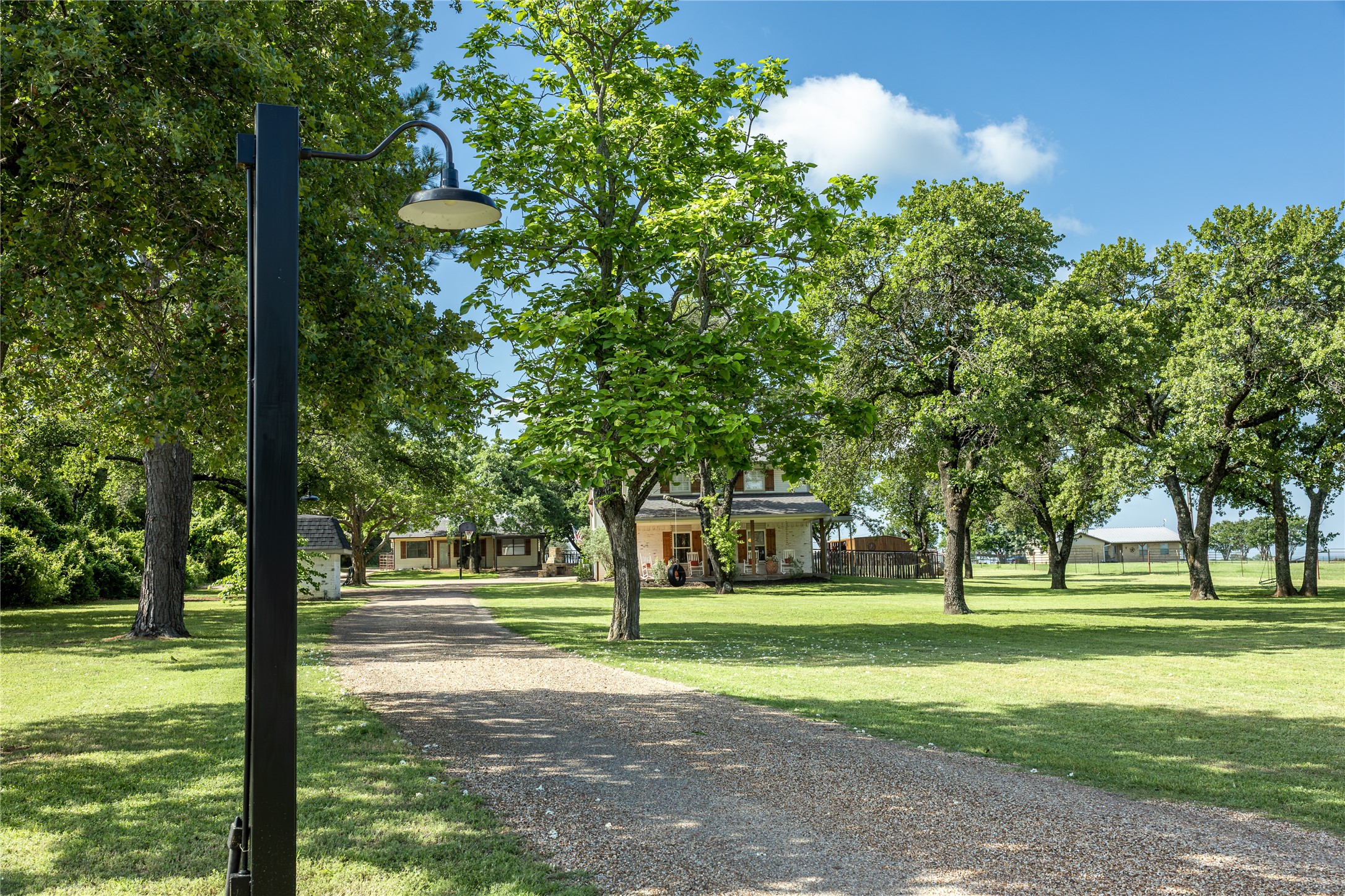 909 Grindstone Road Brock TX 76087