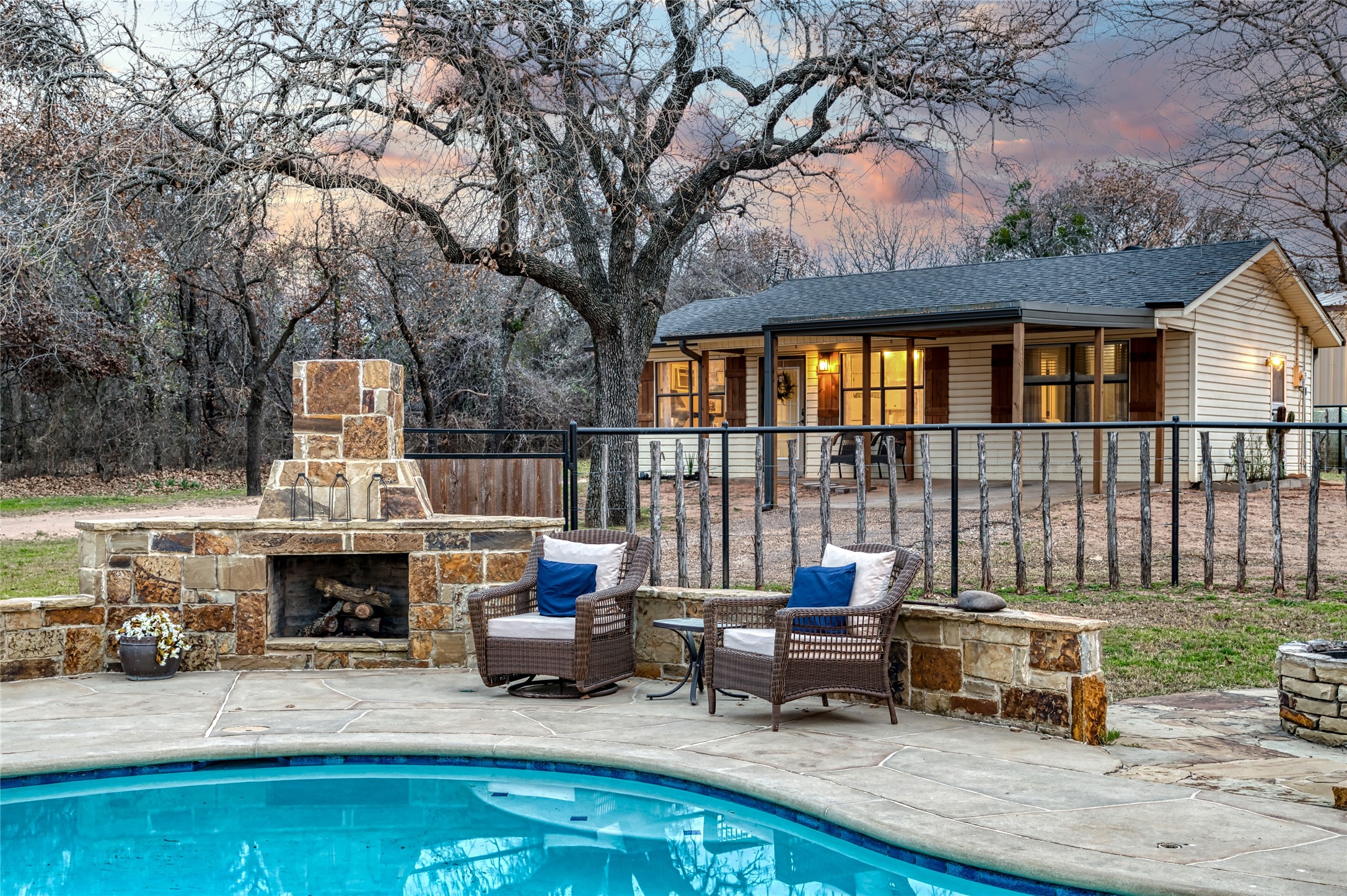909 Grindstone Road Brock TX 76087
