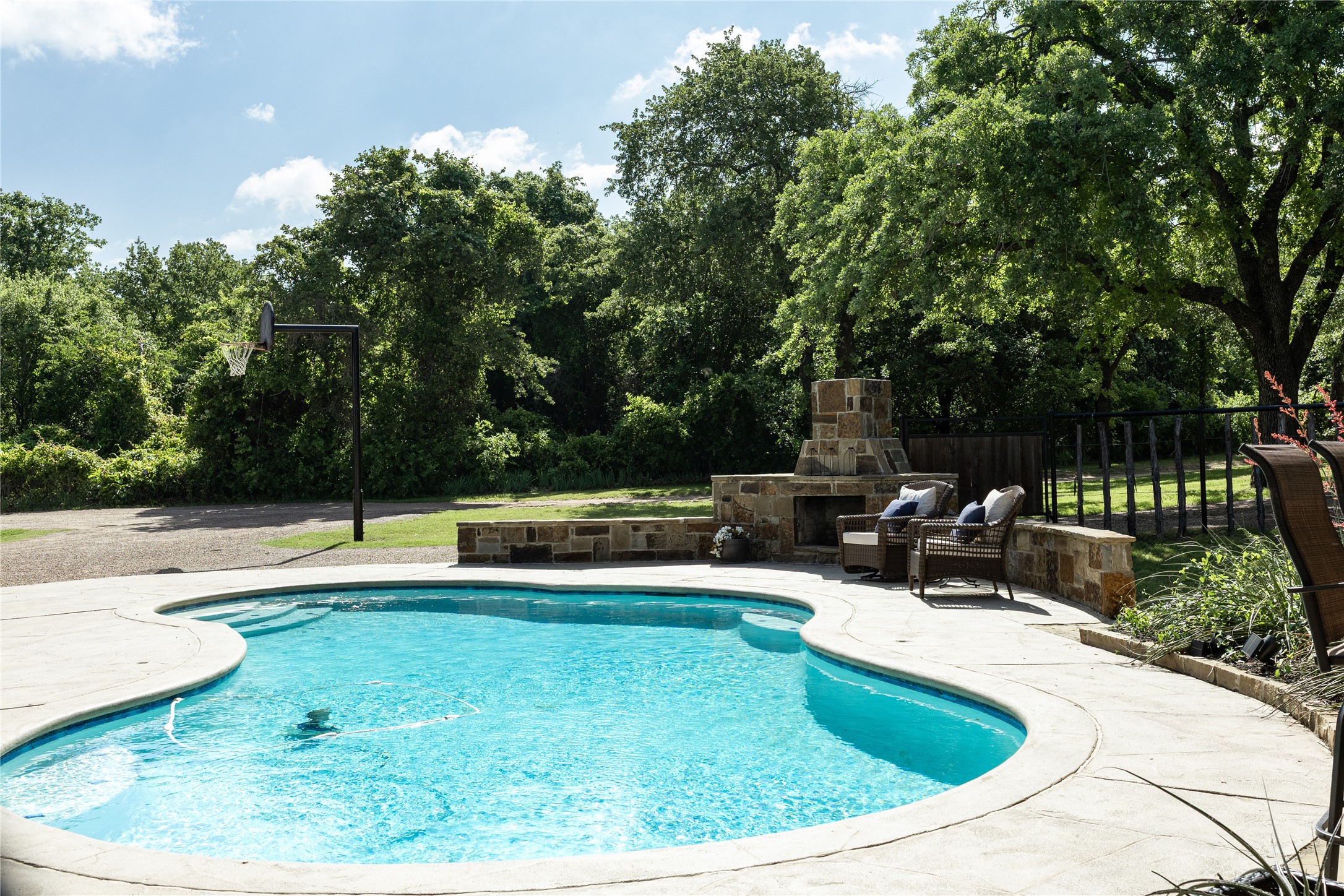 909 Grindstone Road Brock TX 76087